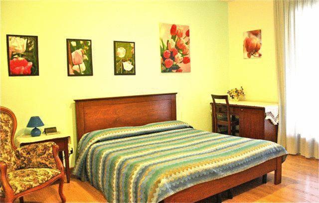 Double Room with Balcony - Photo 1