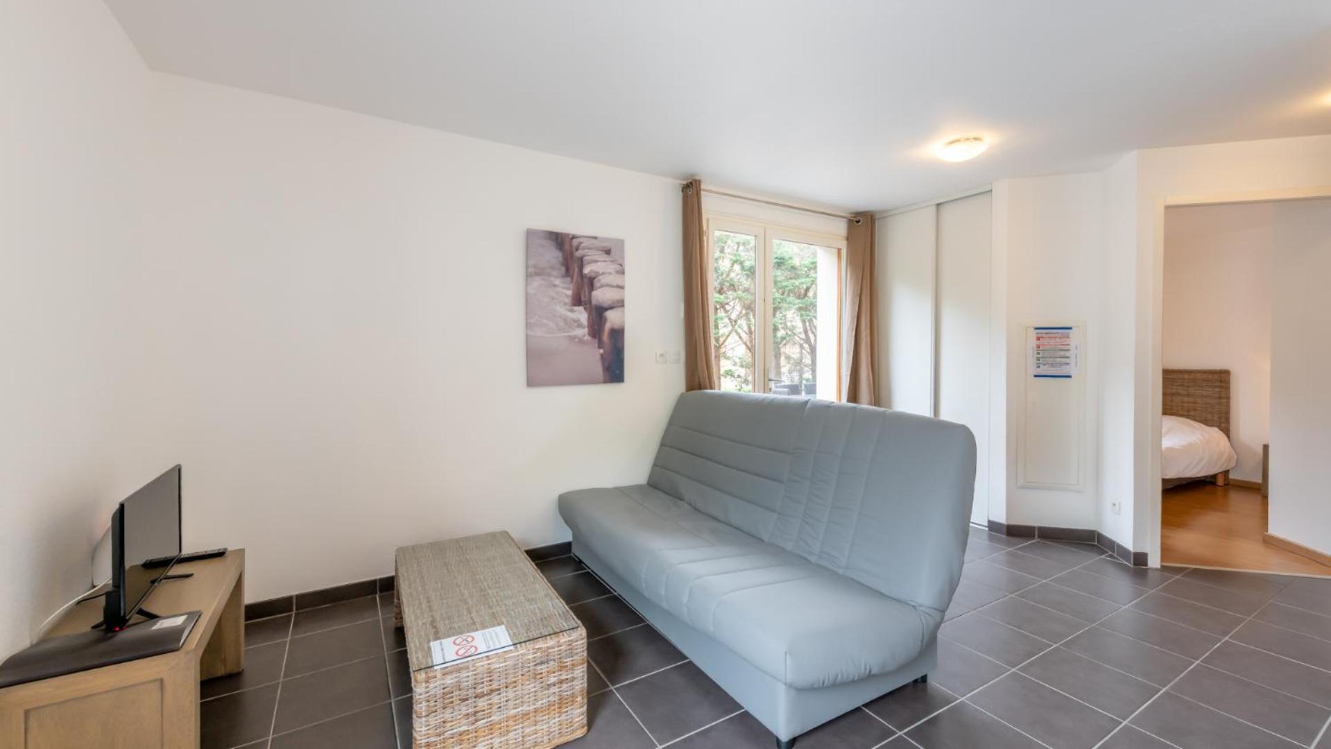 Two-Bedroom Apartment (5 Adults) - Disability Access photo 1