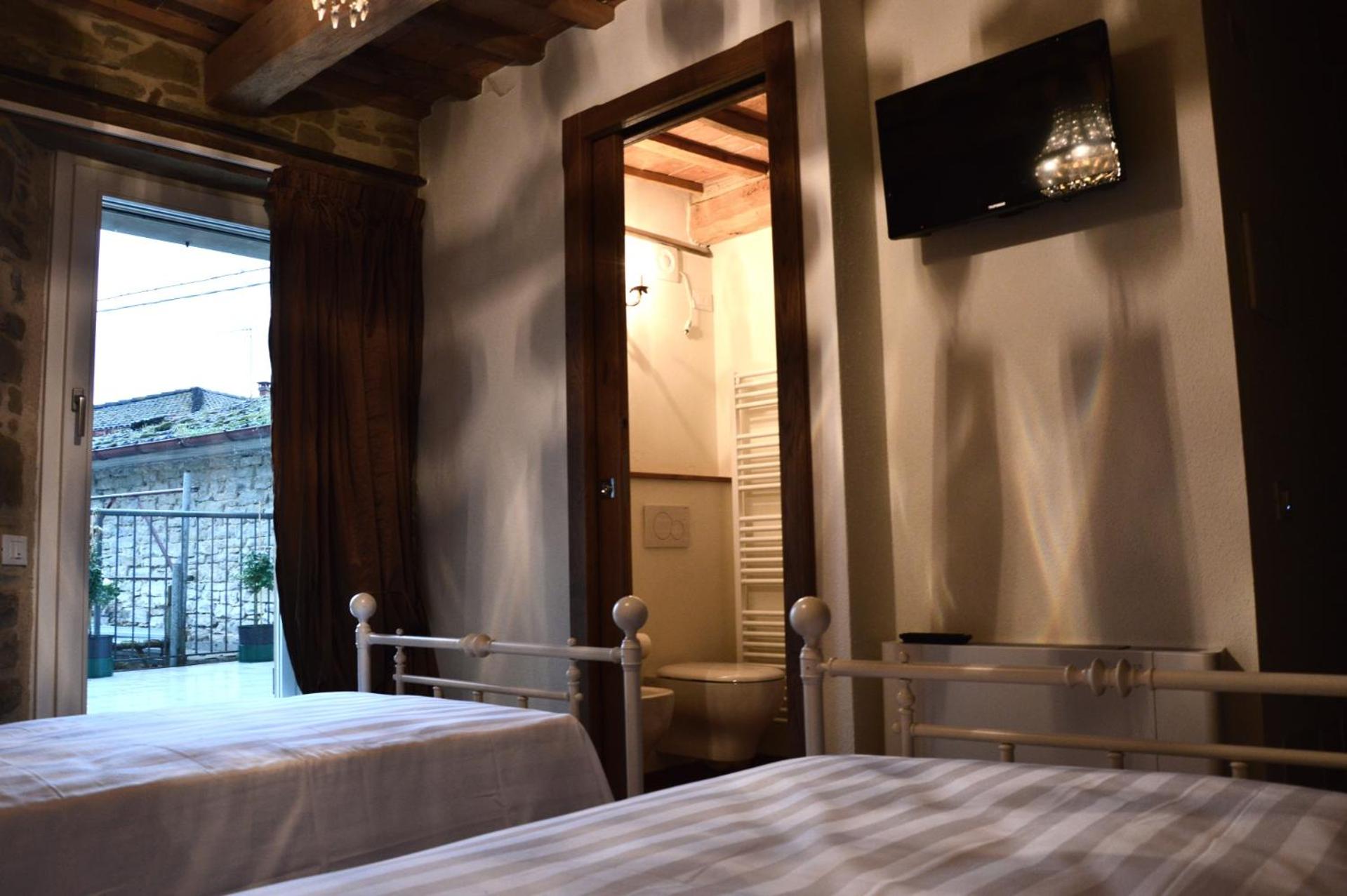 Twin Room with Balcony photo 3