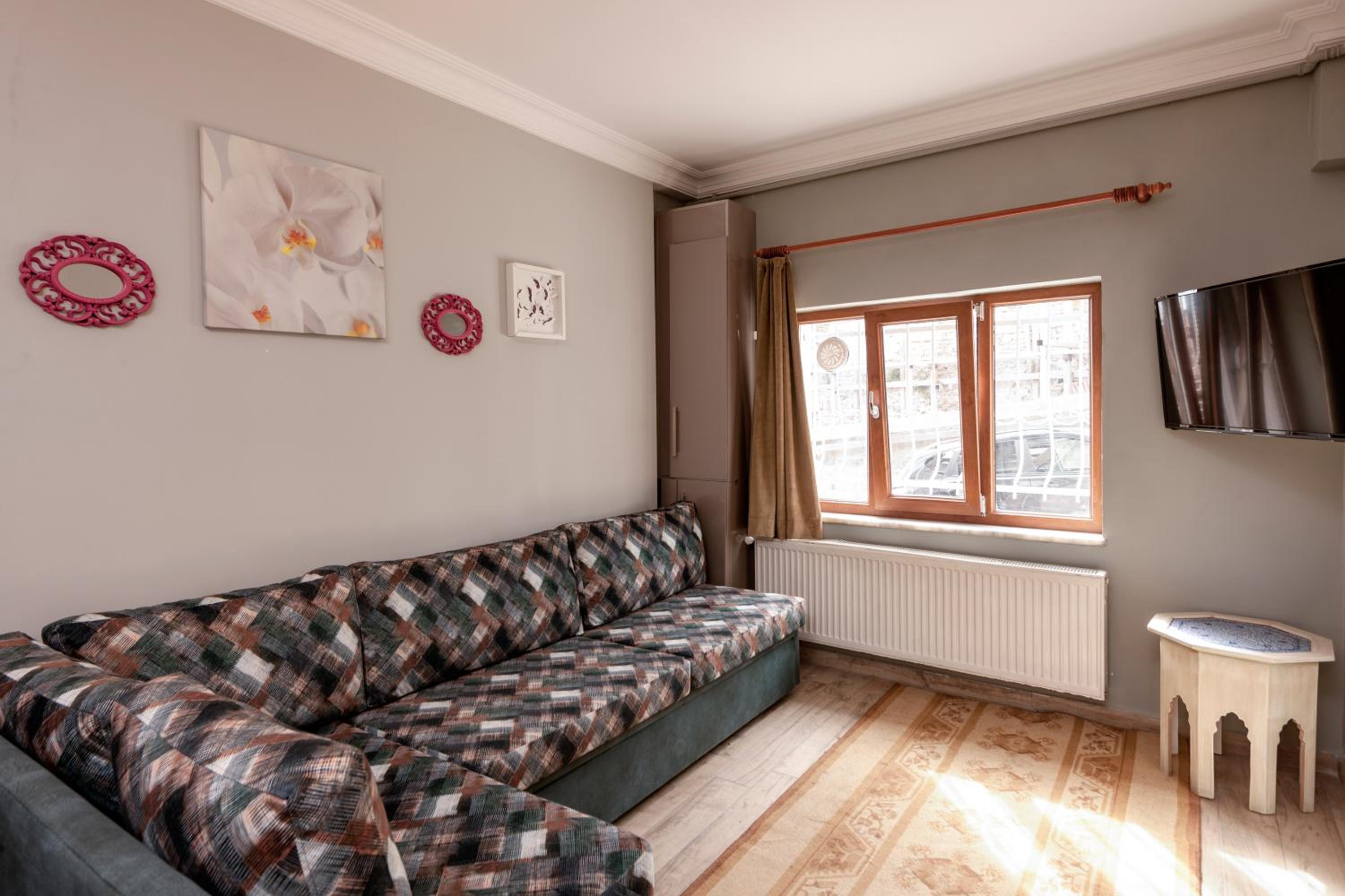 Apartment - Ground Floor photo 2