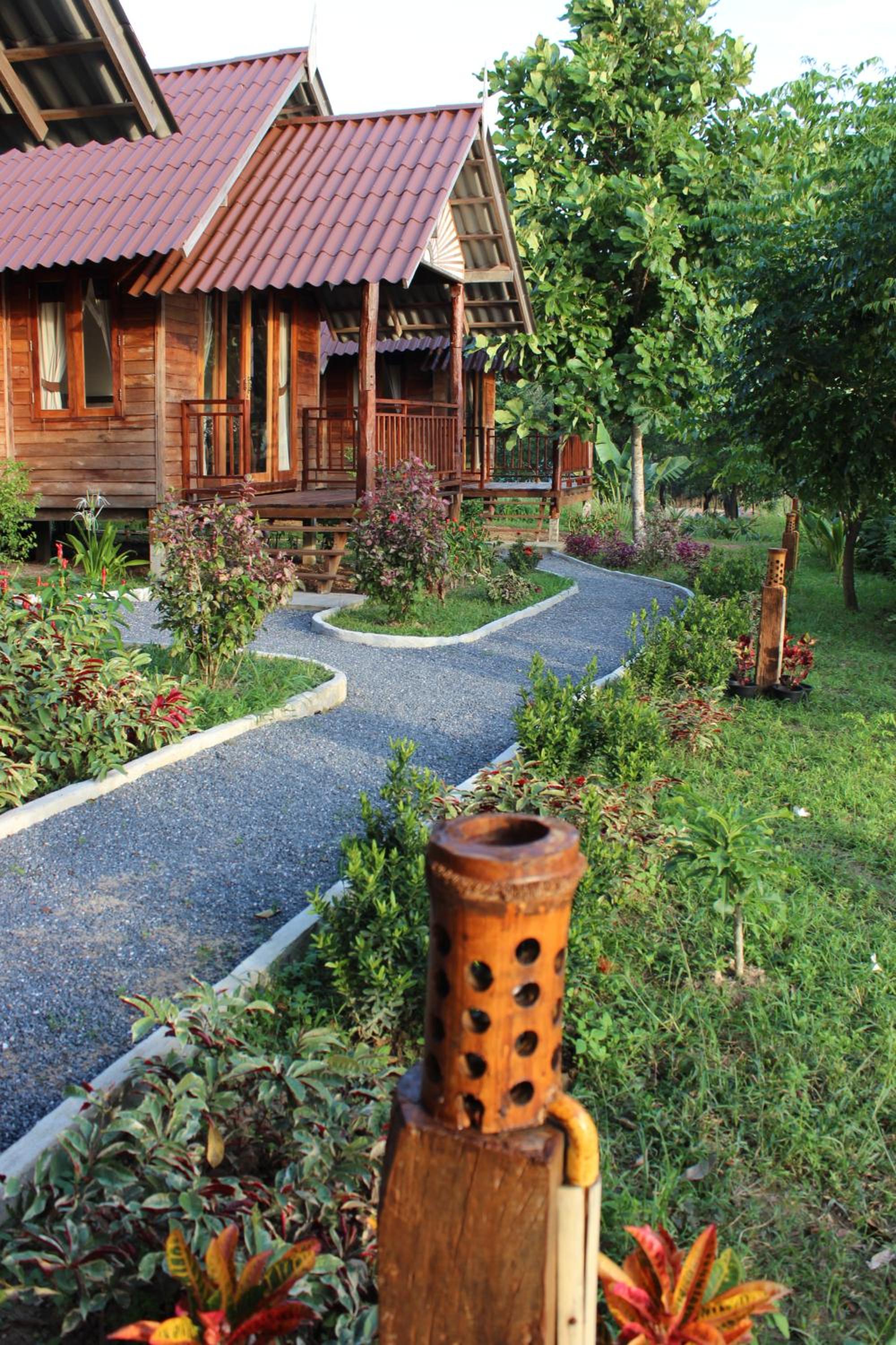 Standard Double Room with Garden View