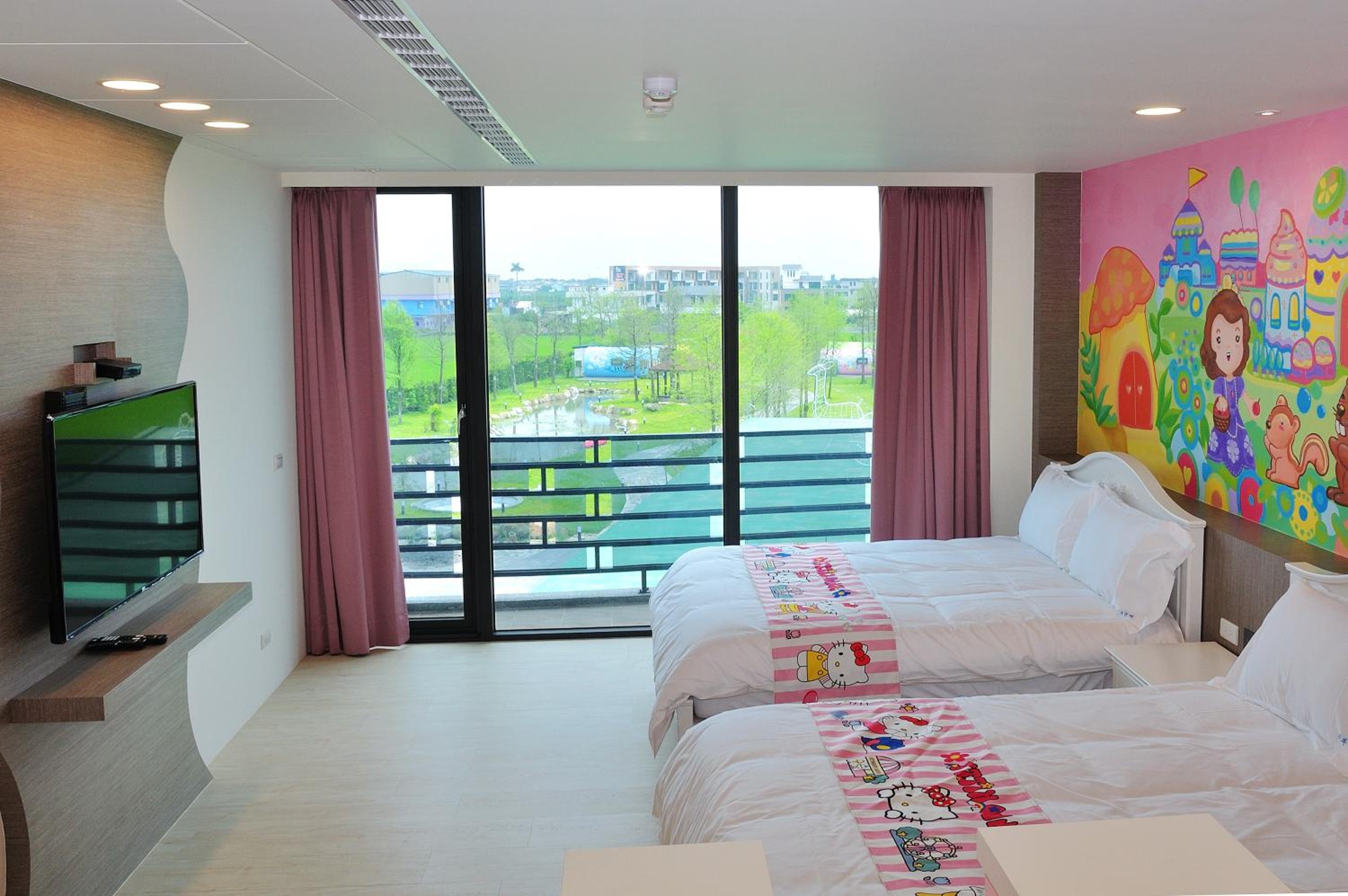 Quadruple Room with Balcony photo 2