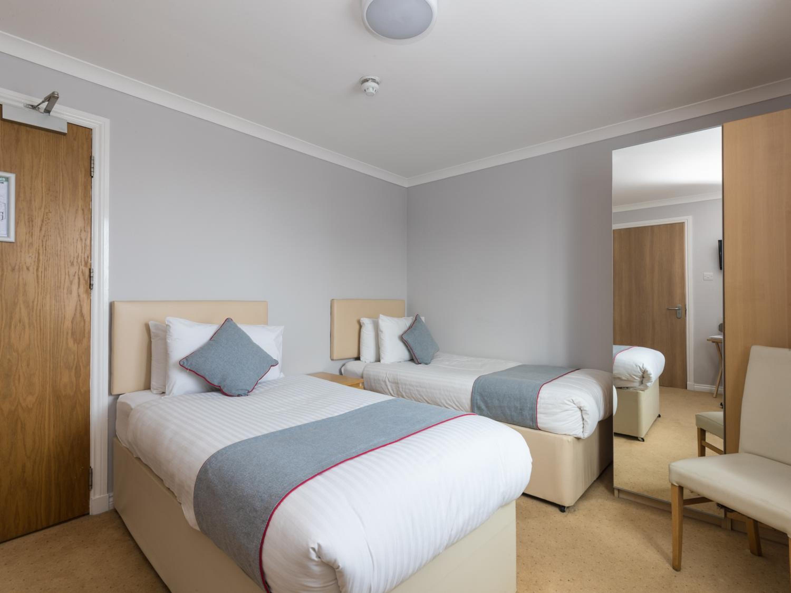 Standard Twin Room photo 2