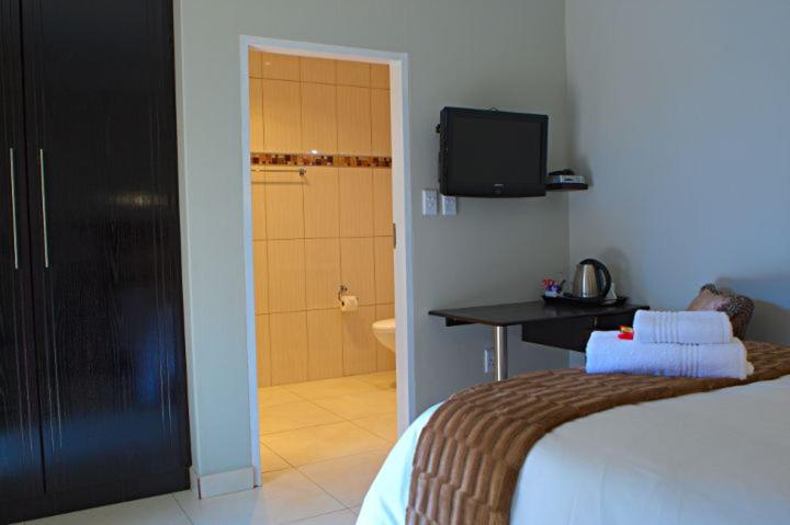 Standard Double Room - Photo 1