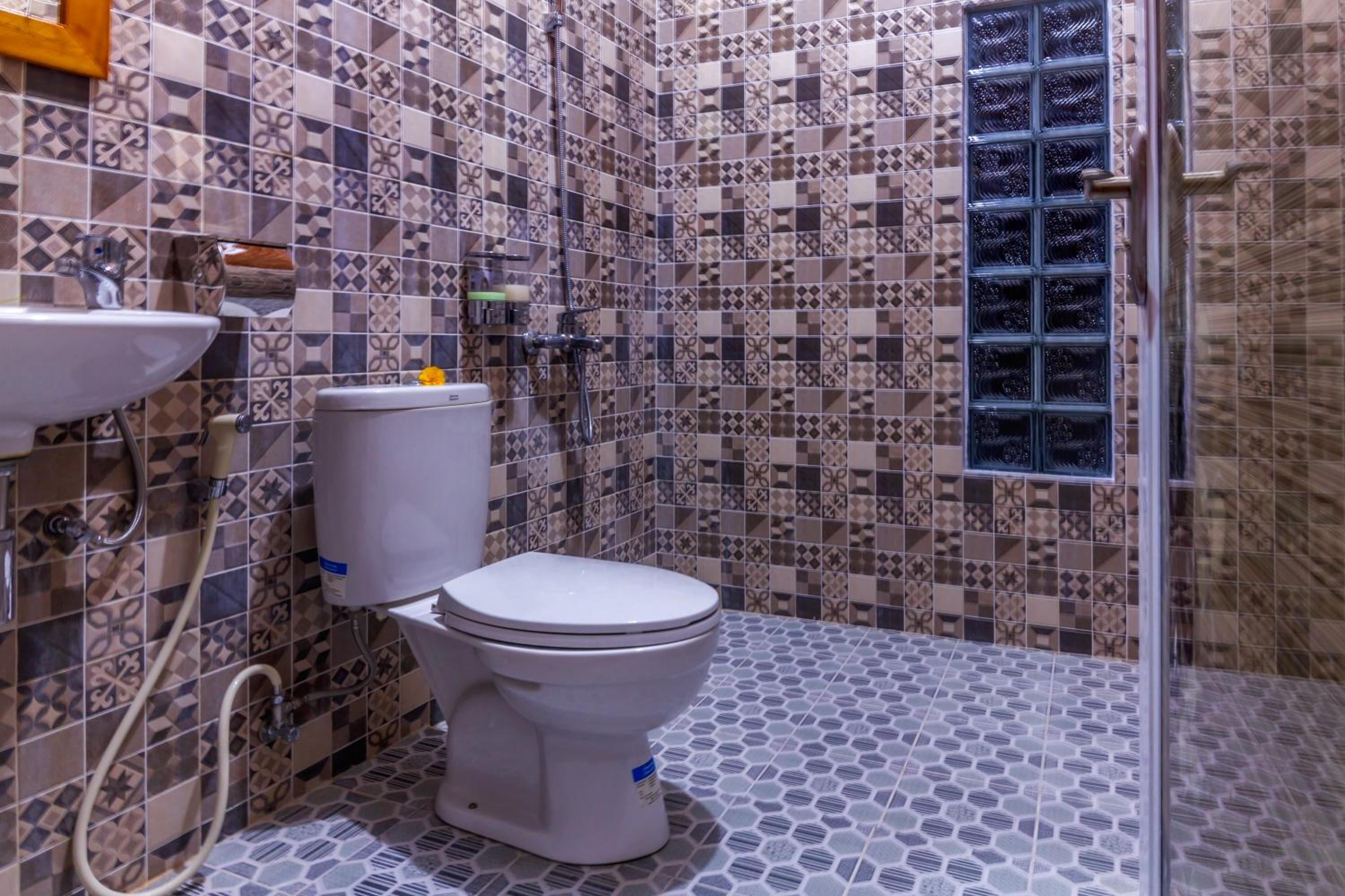 Deluxe Double Room with Shower - Photo 4