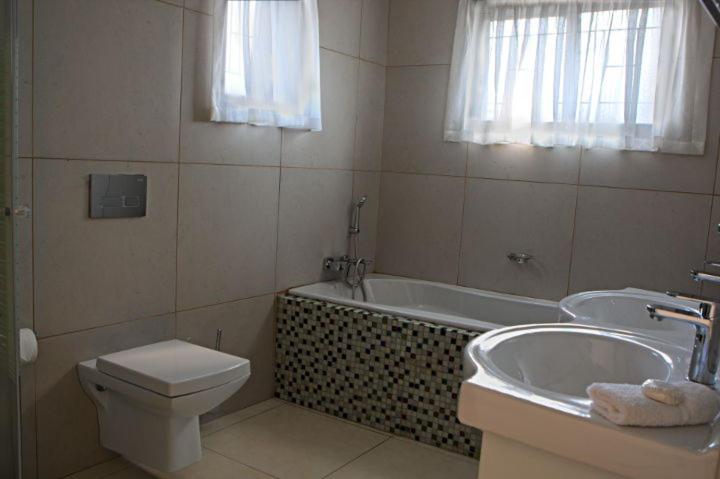 Twin Room with Garden View - Photo 5