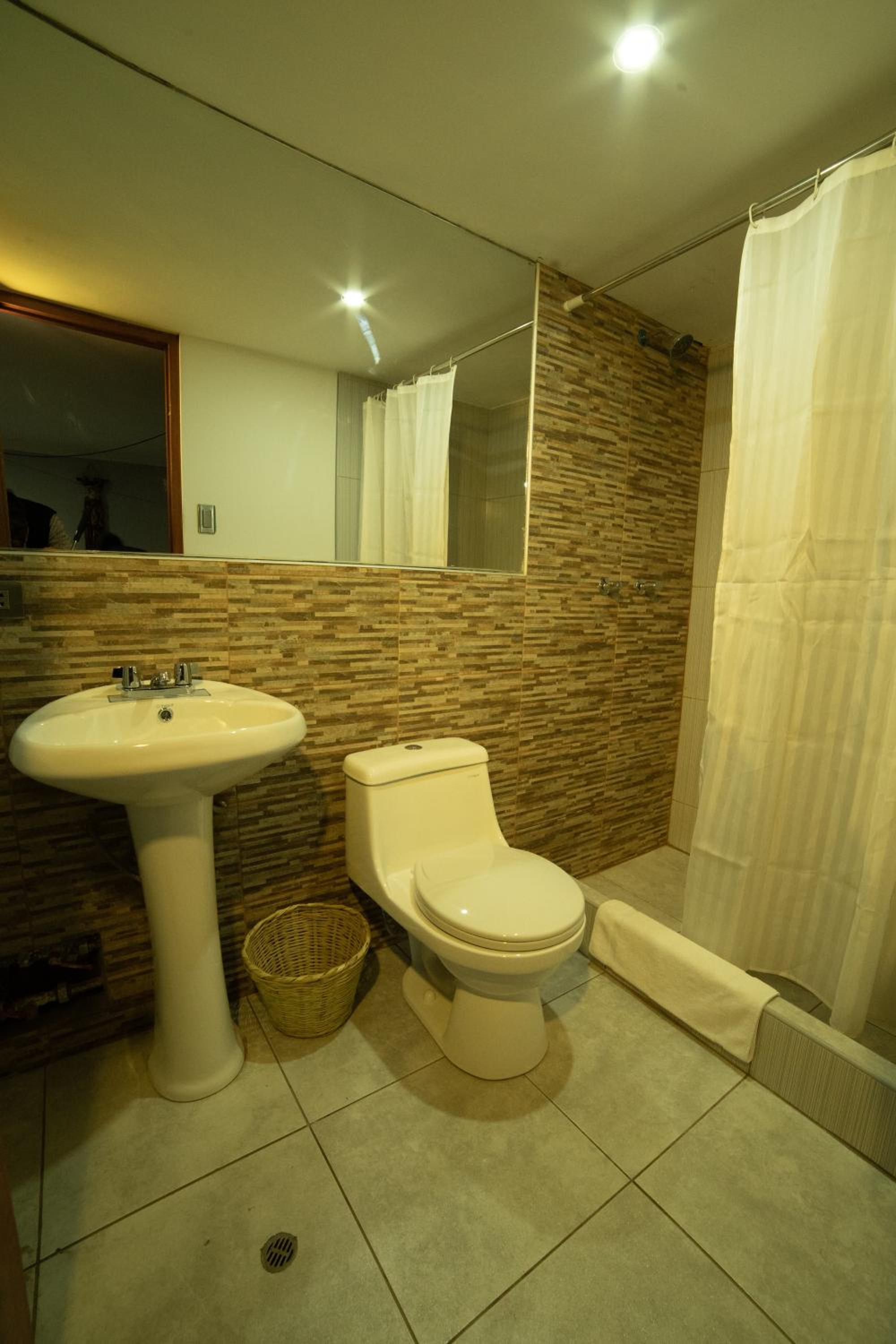 Double Room with Private Bathroom photo 1