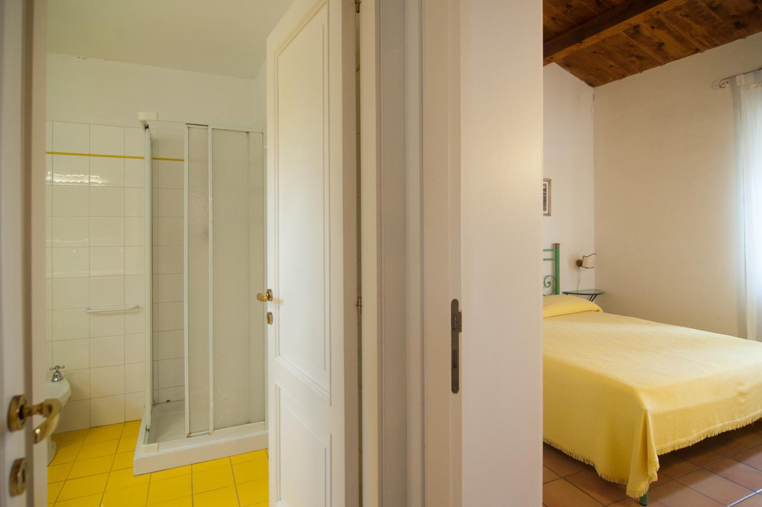 One-Bedroom Apartment - Photo 3