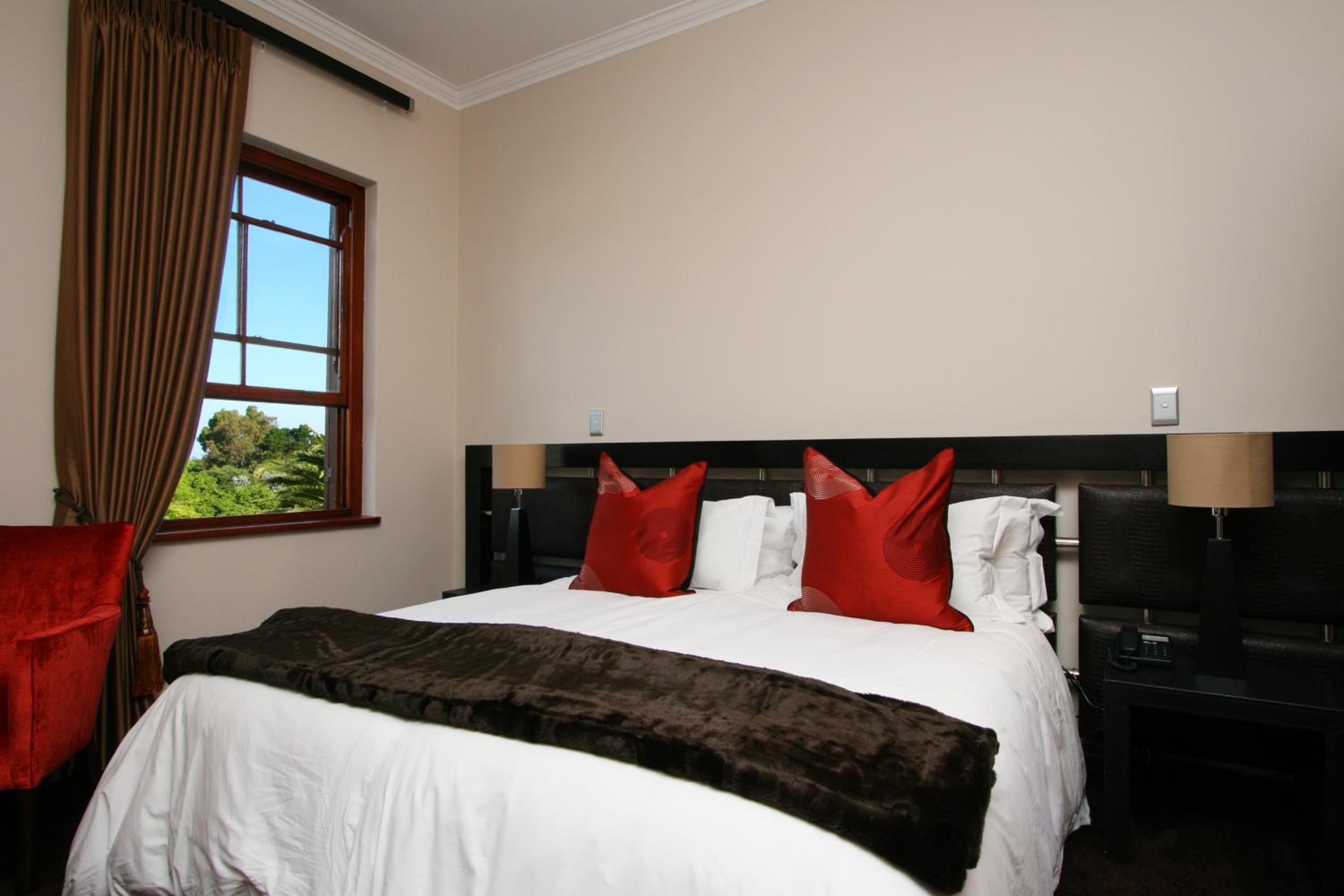 Standard Suite - Photo 1