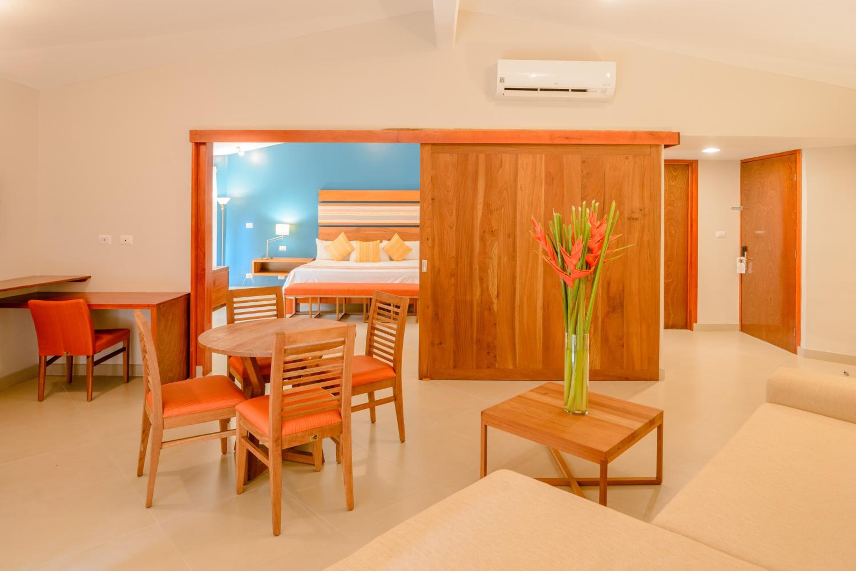 One-Bedroom Suite photo 2