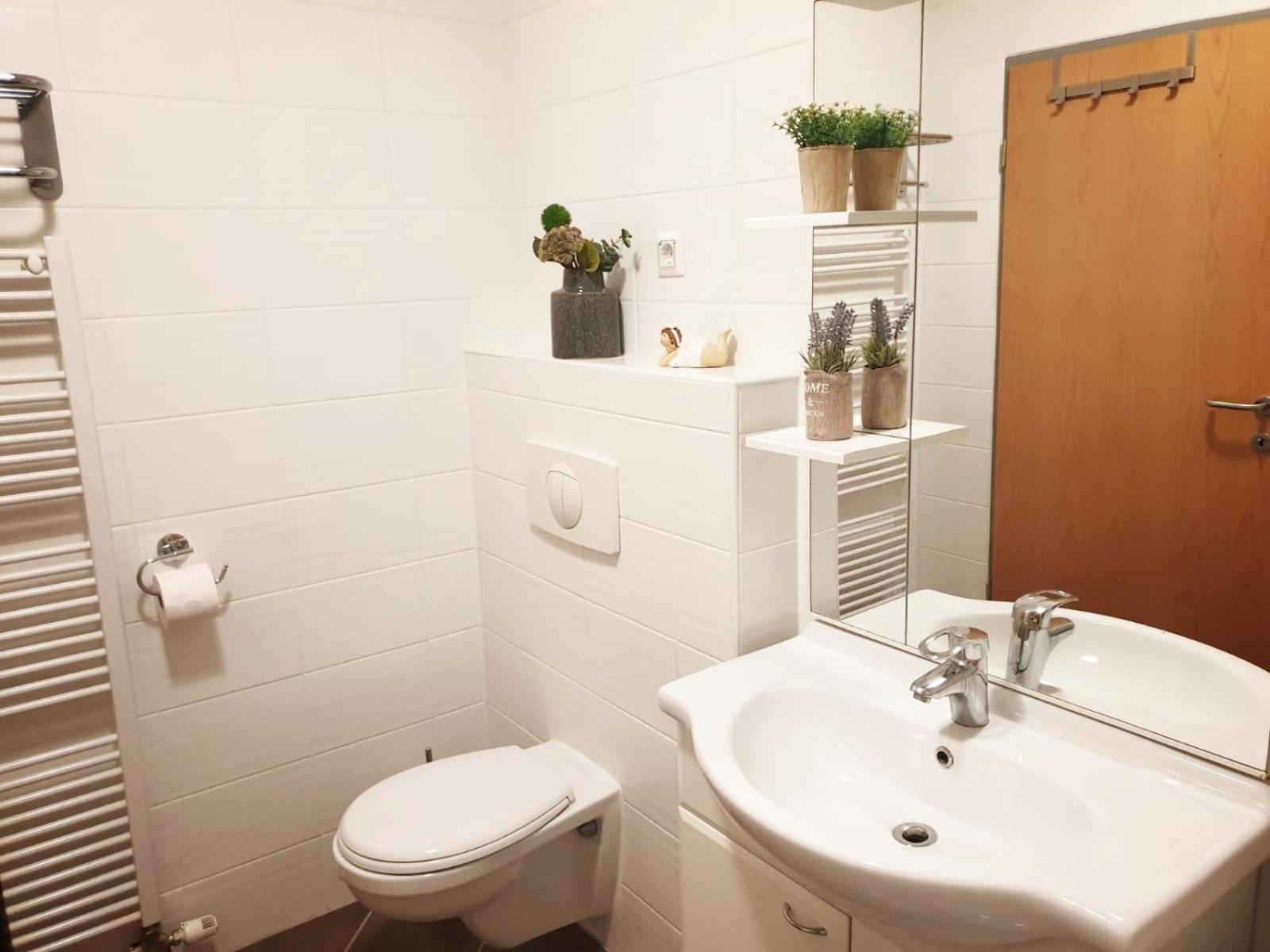 Studio Apartment - Photo 6