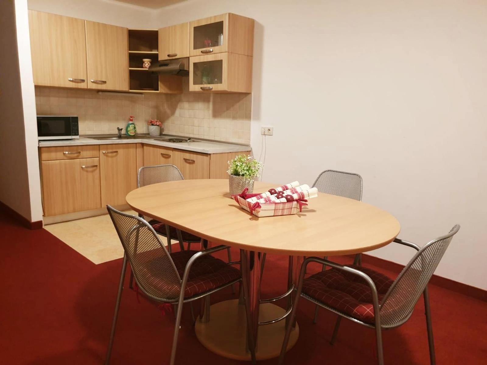 Studio Apartment - Photo 4