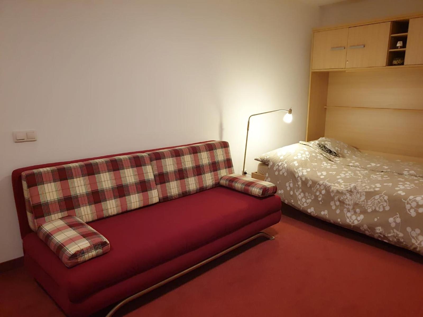 Studio Apartment - Photo 14