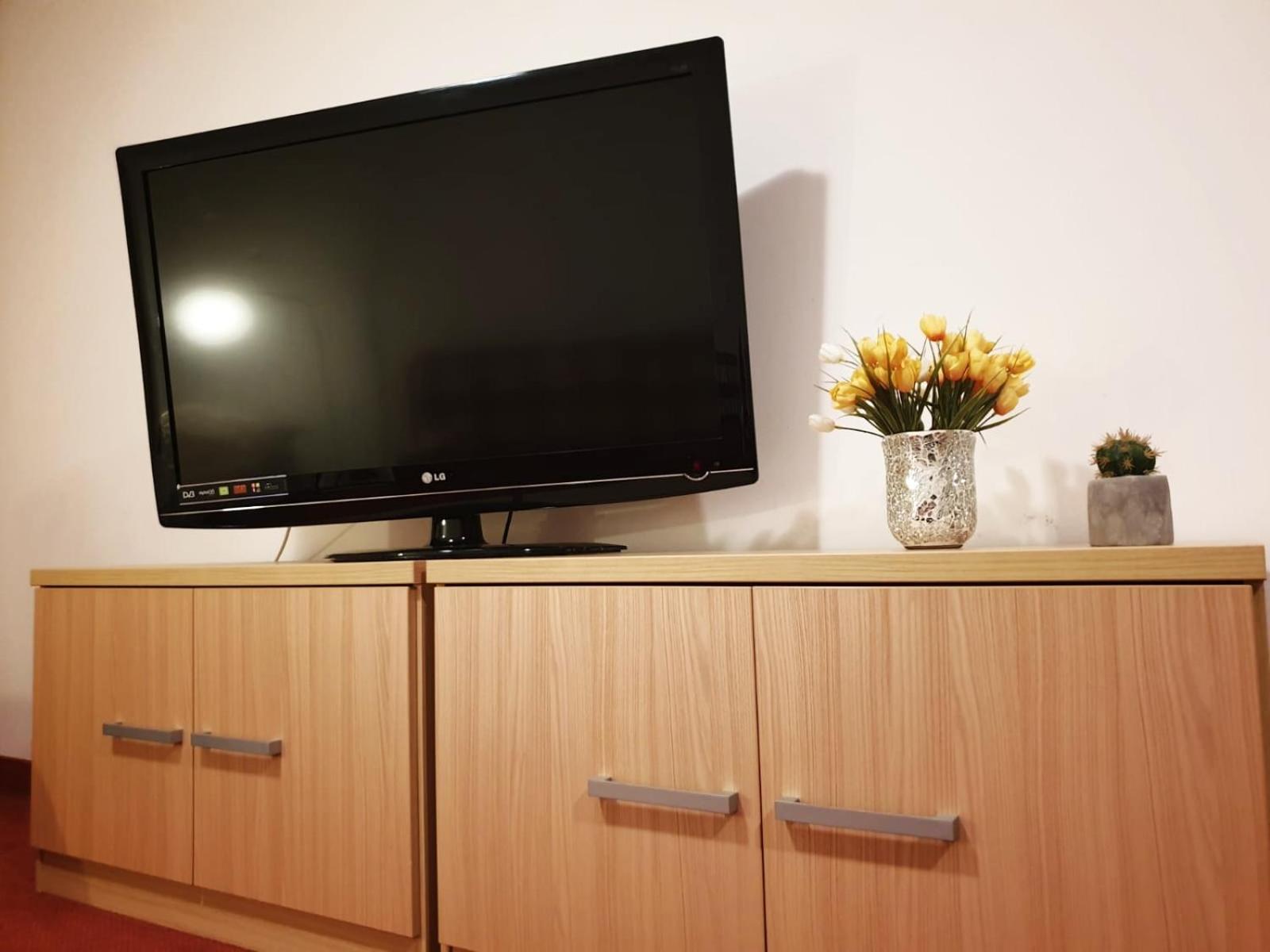 Studio Apartment - Photo 16