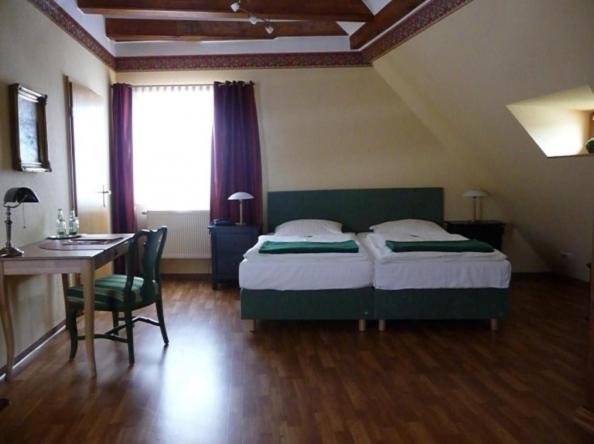 Suite - Photo 1