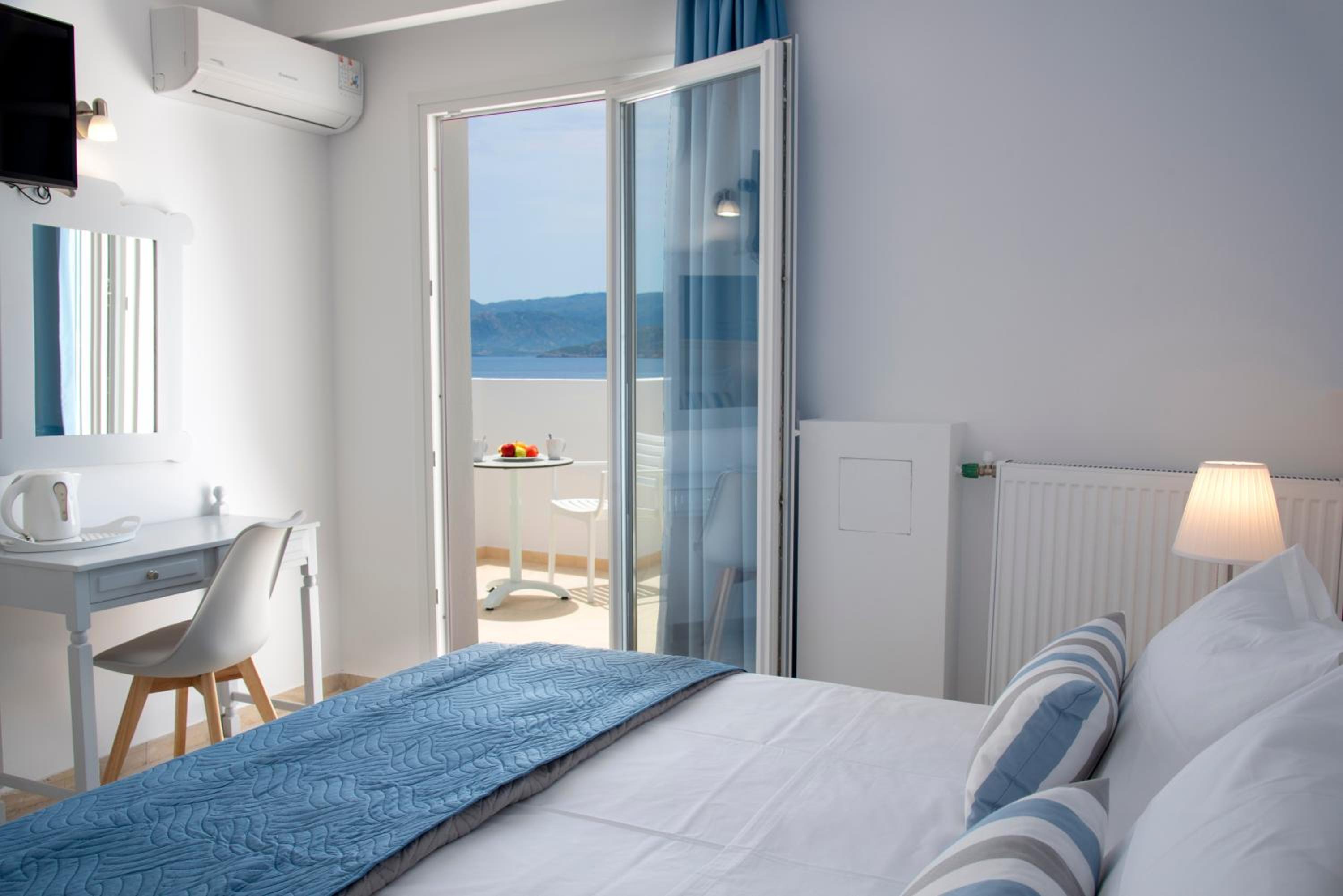 Superior Double or Twin Room with Sea View - Photo 7