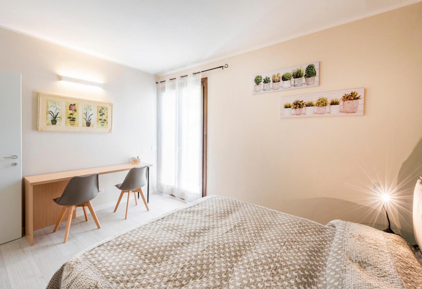 Two-Bedroom House - Photo 24