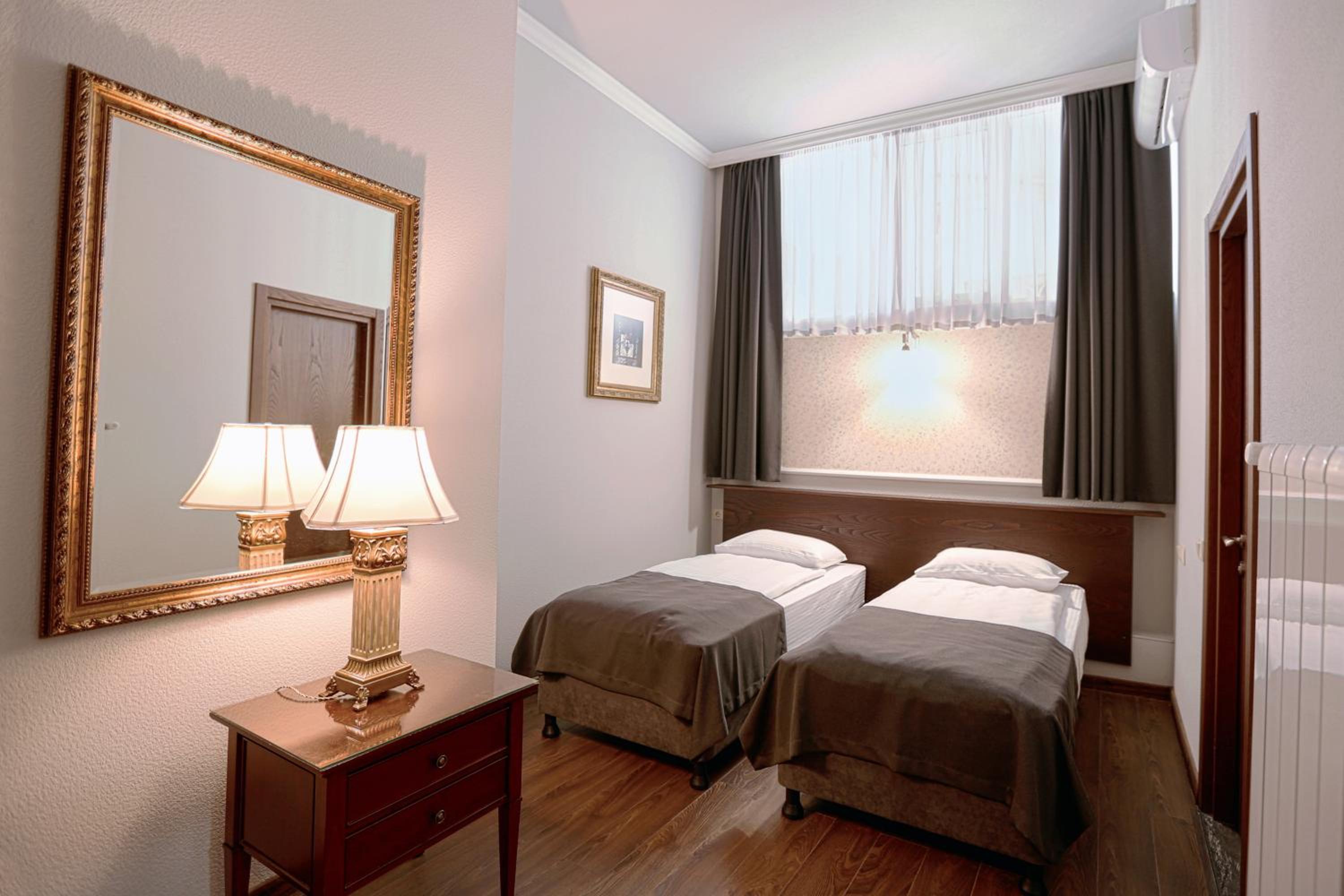 Standard Double or Twin Room - Photo 1