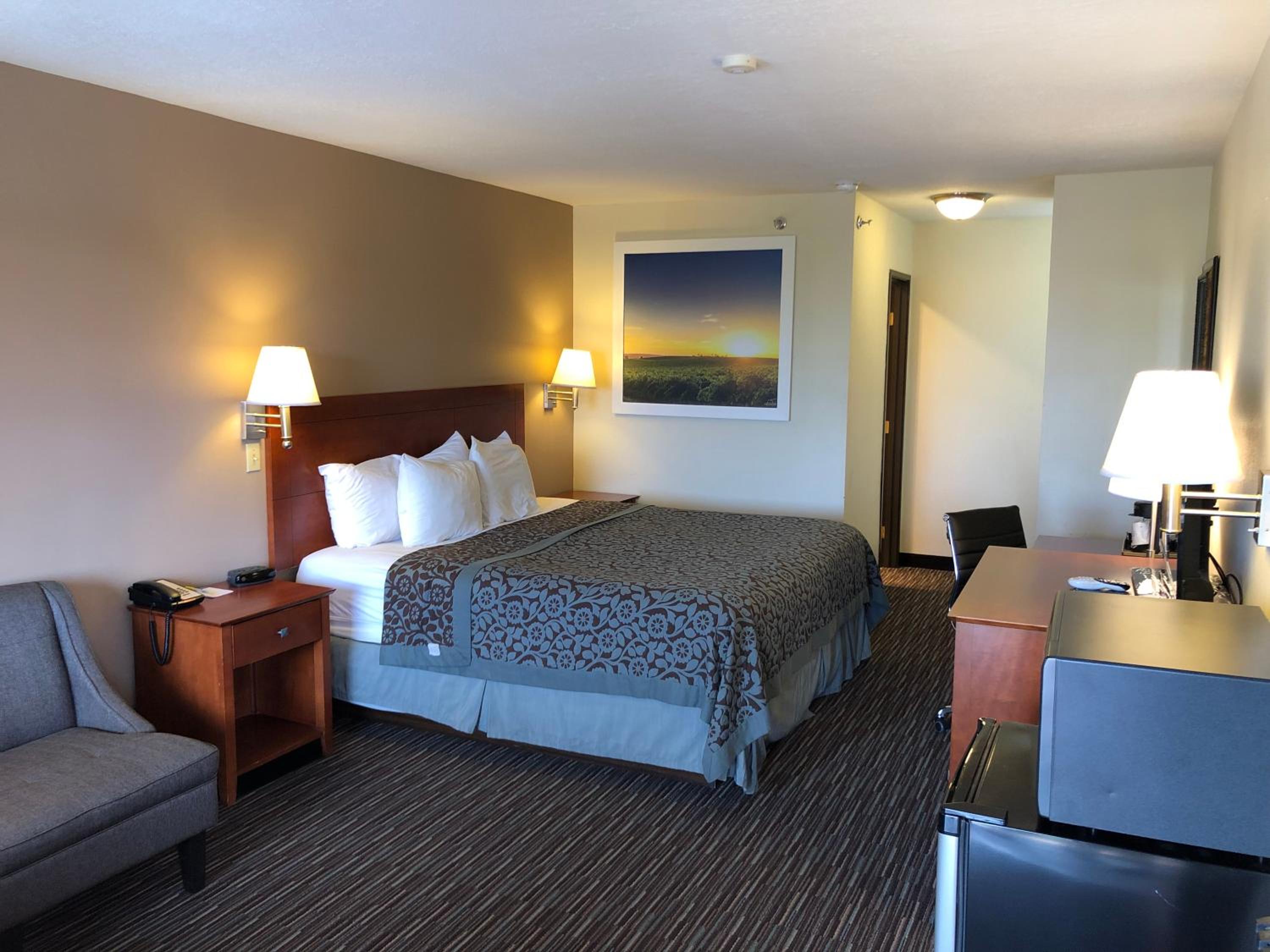 King Room- Non-Smoking - Photo 6