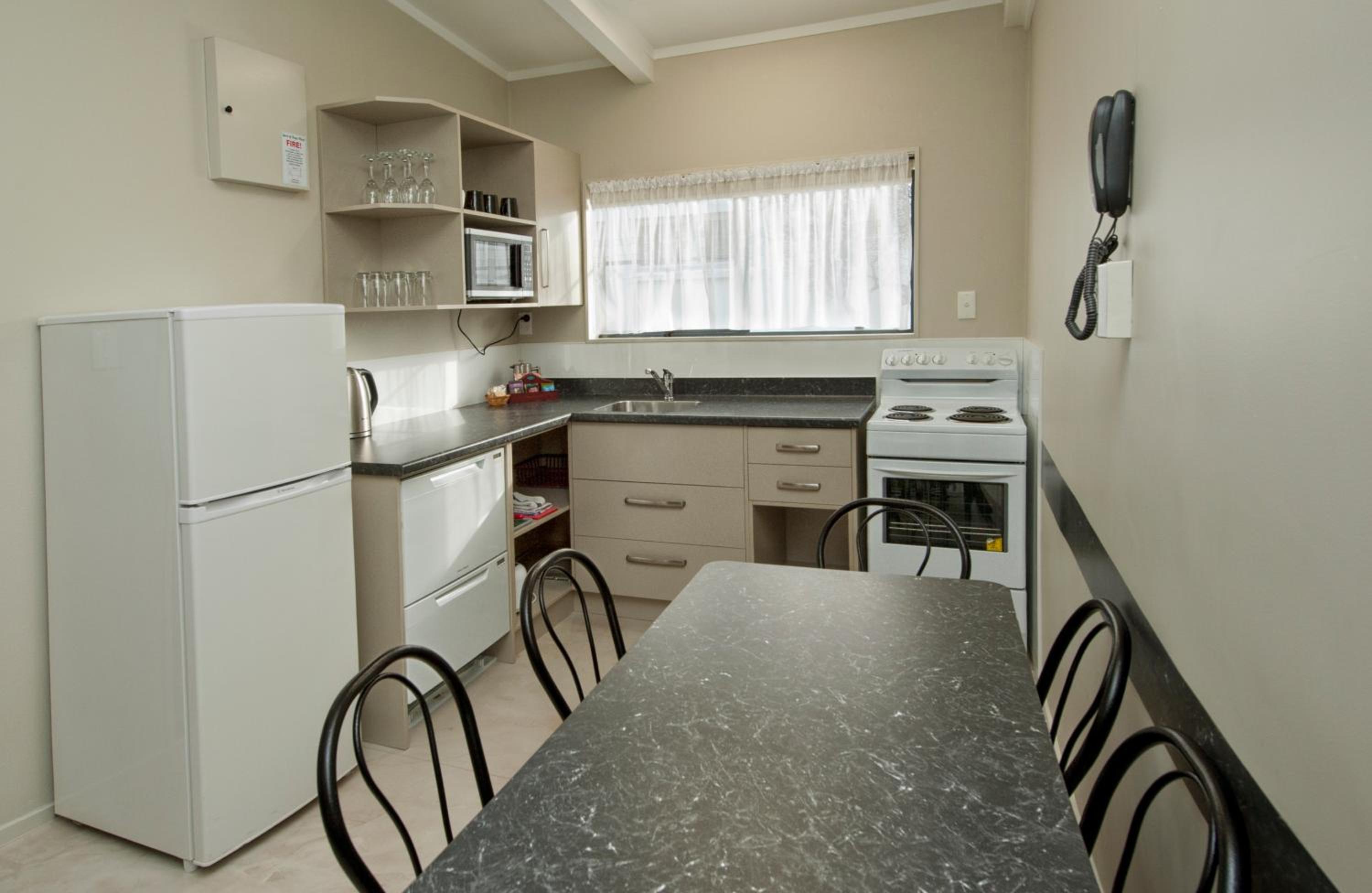 Two-Bedroom Apartment - Photo 4