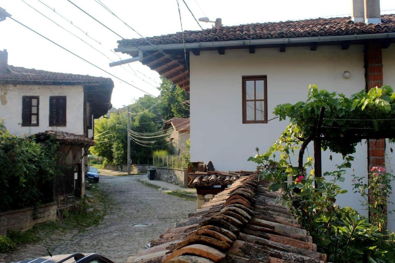 Three-Bedroom House photo 2