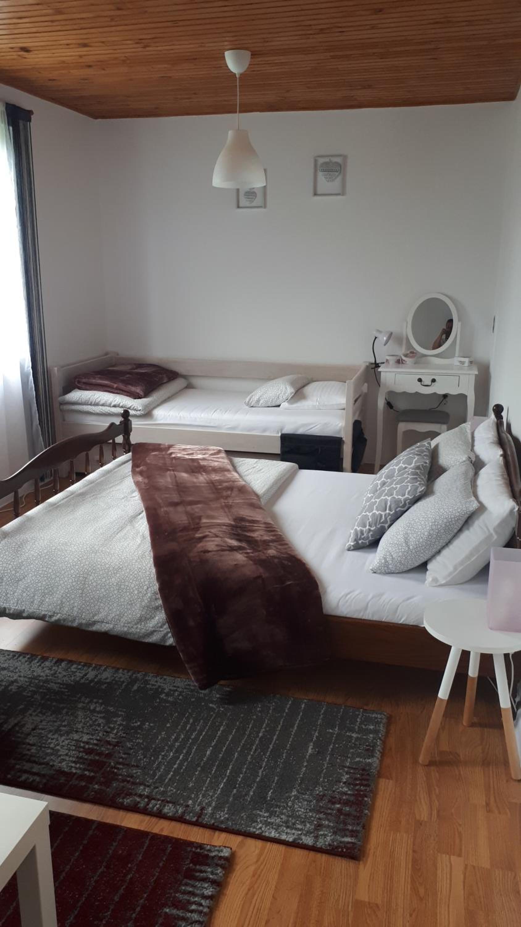 One-Bedroom House photo 1