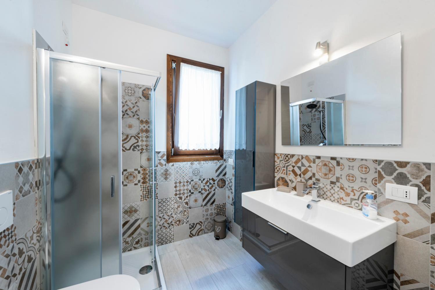 Two-Bedroom House - Photo 13
