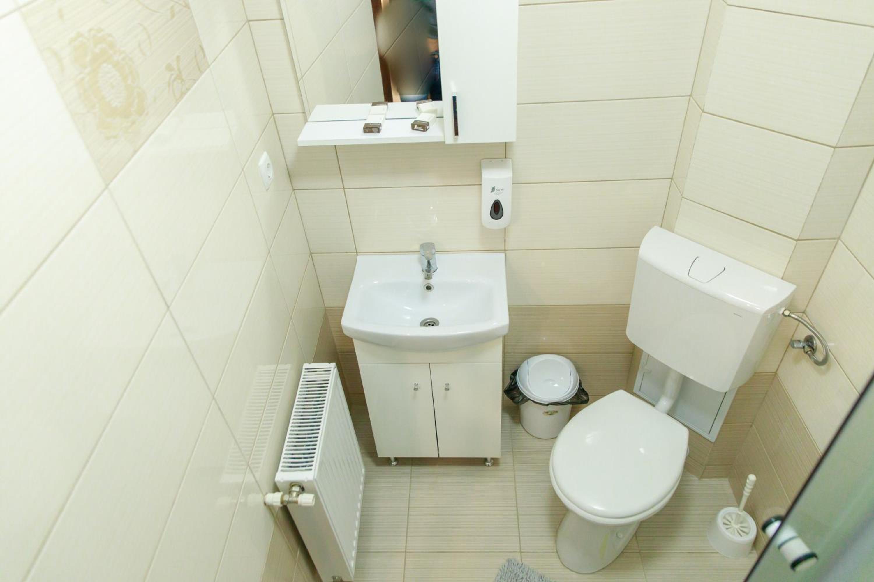 Budget Double Room photo 3