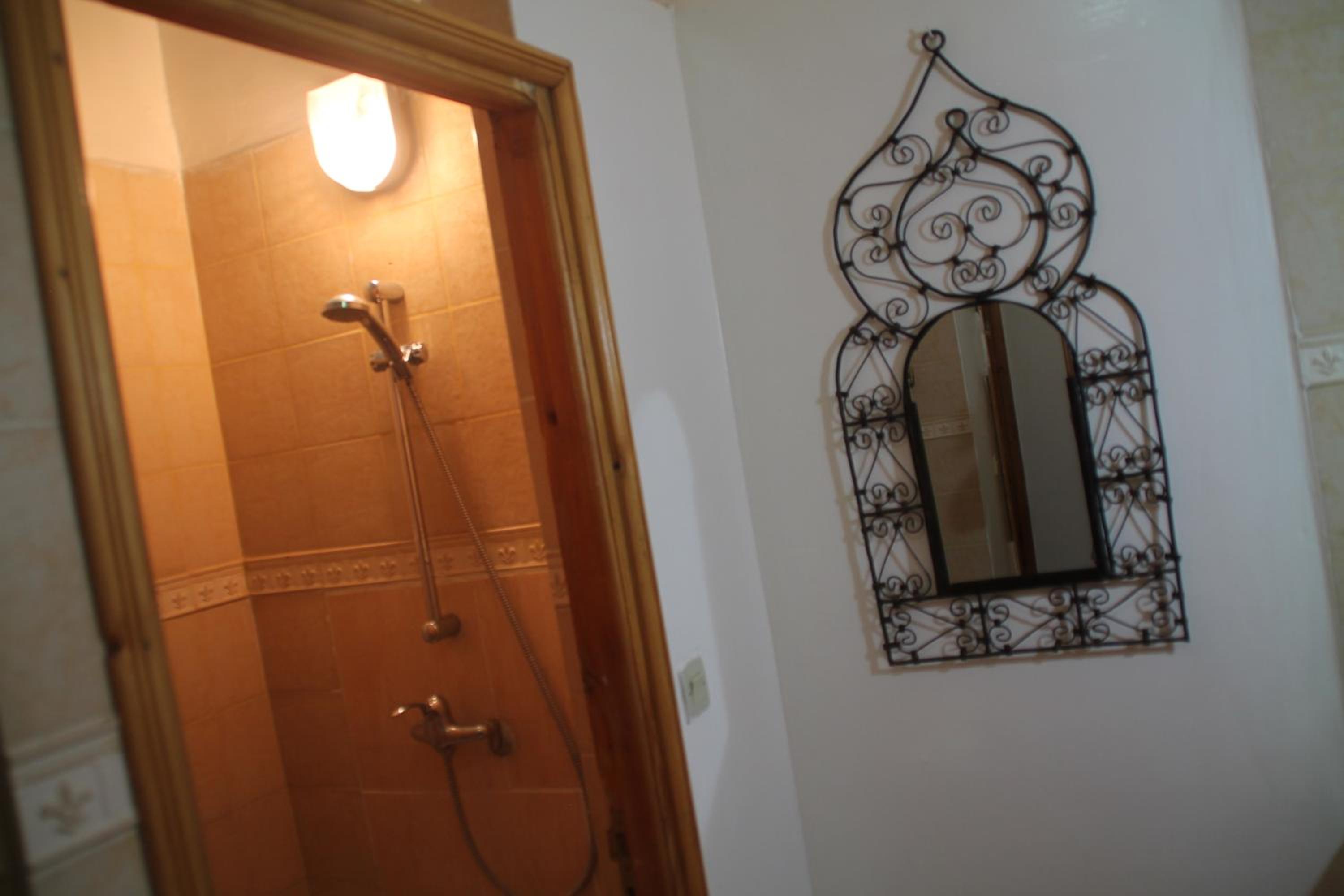 Deluxe Room (2 Adults + 1 Child) photo 2