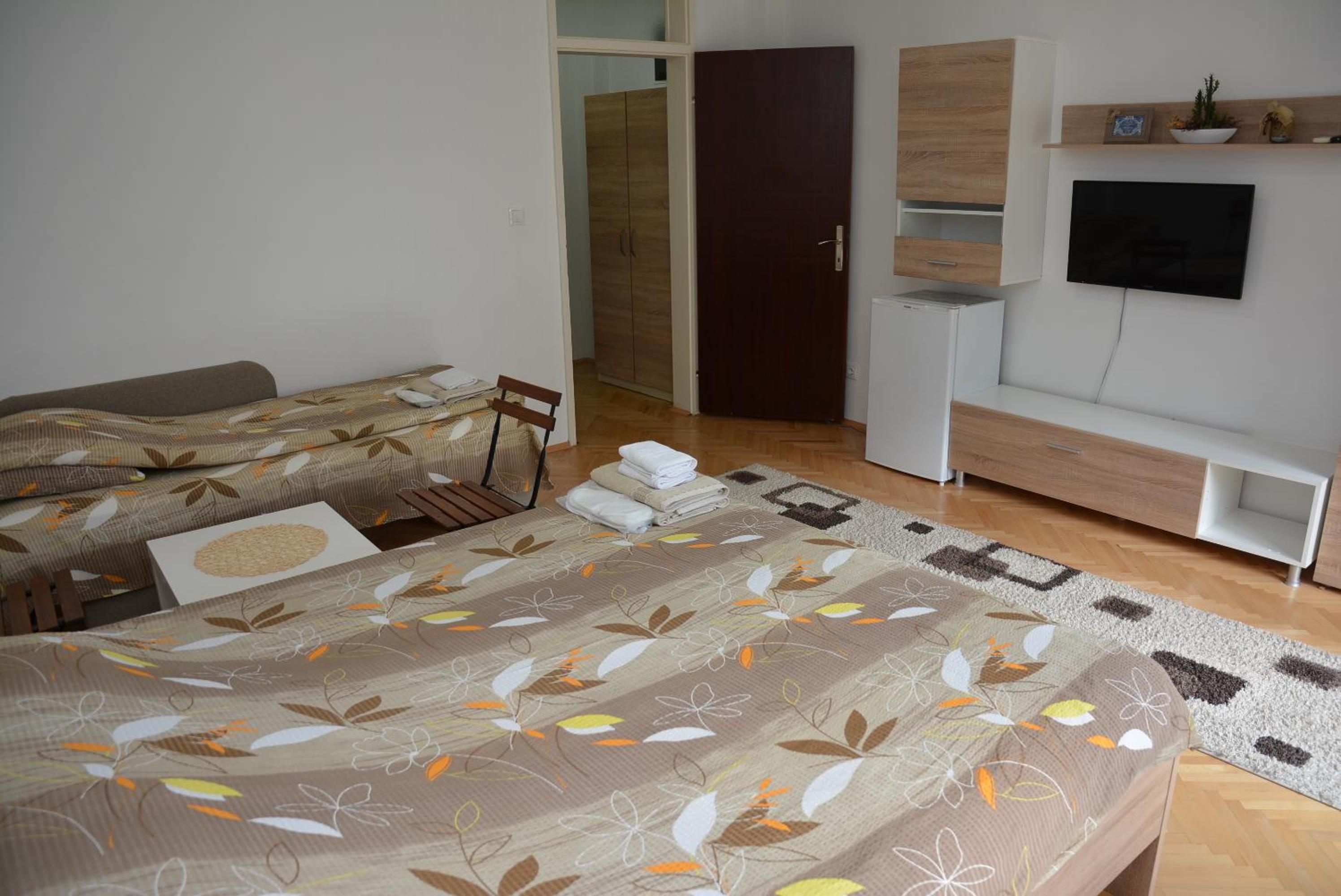 Junior Suite with Side Lake View
