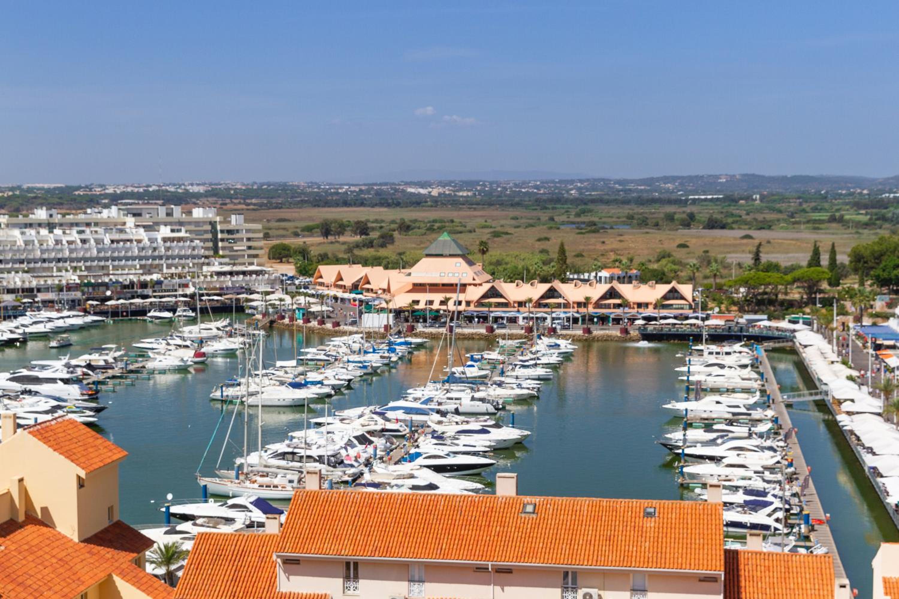 One-Bedroom Apartment Marina View (2 Adults + 1 Child Up To 11 Years Old) - Photo 9