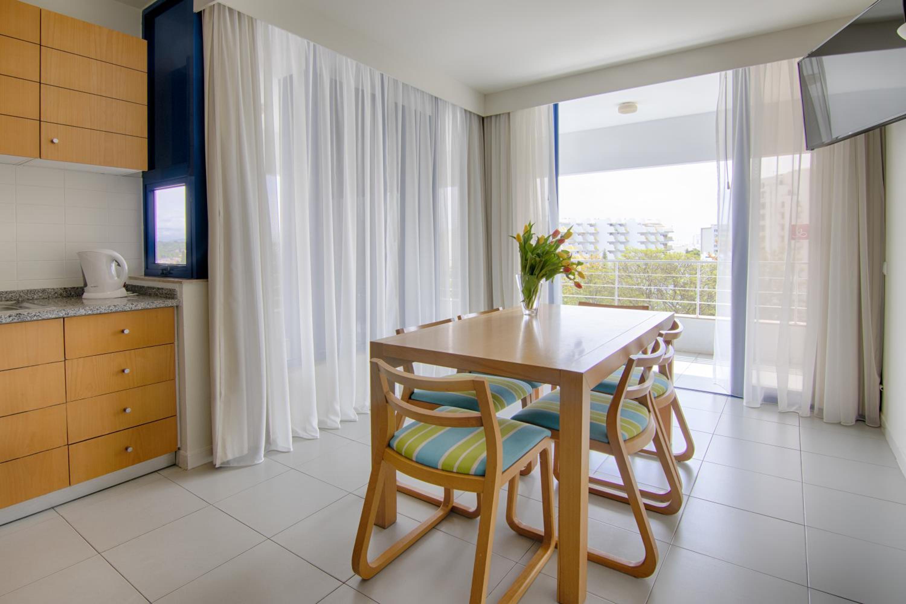 One-Bedroom Apartment - Photo 8