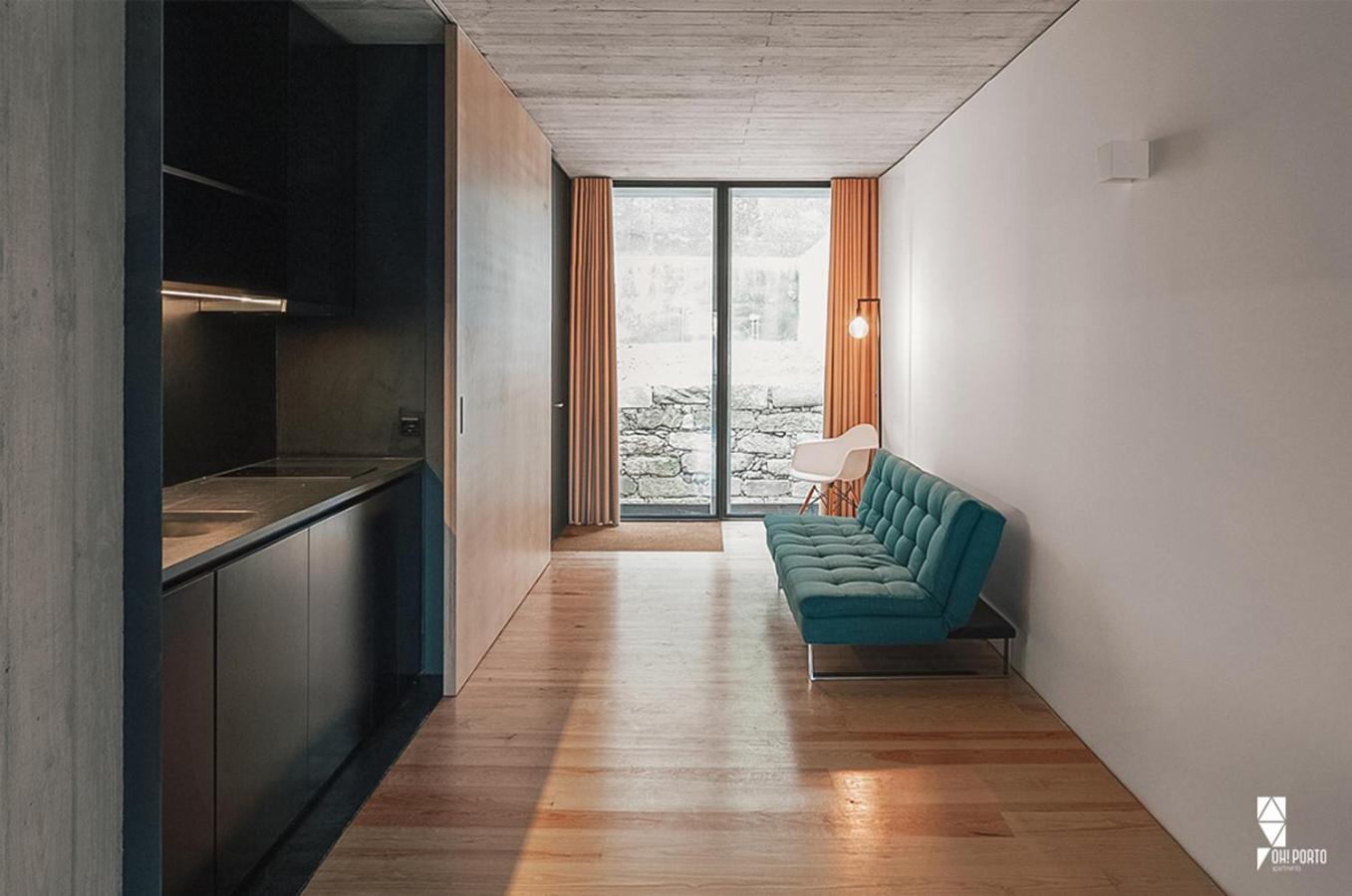 Studio Apartment with River and City View