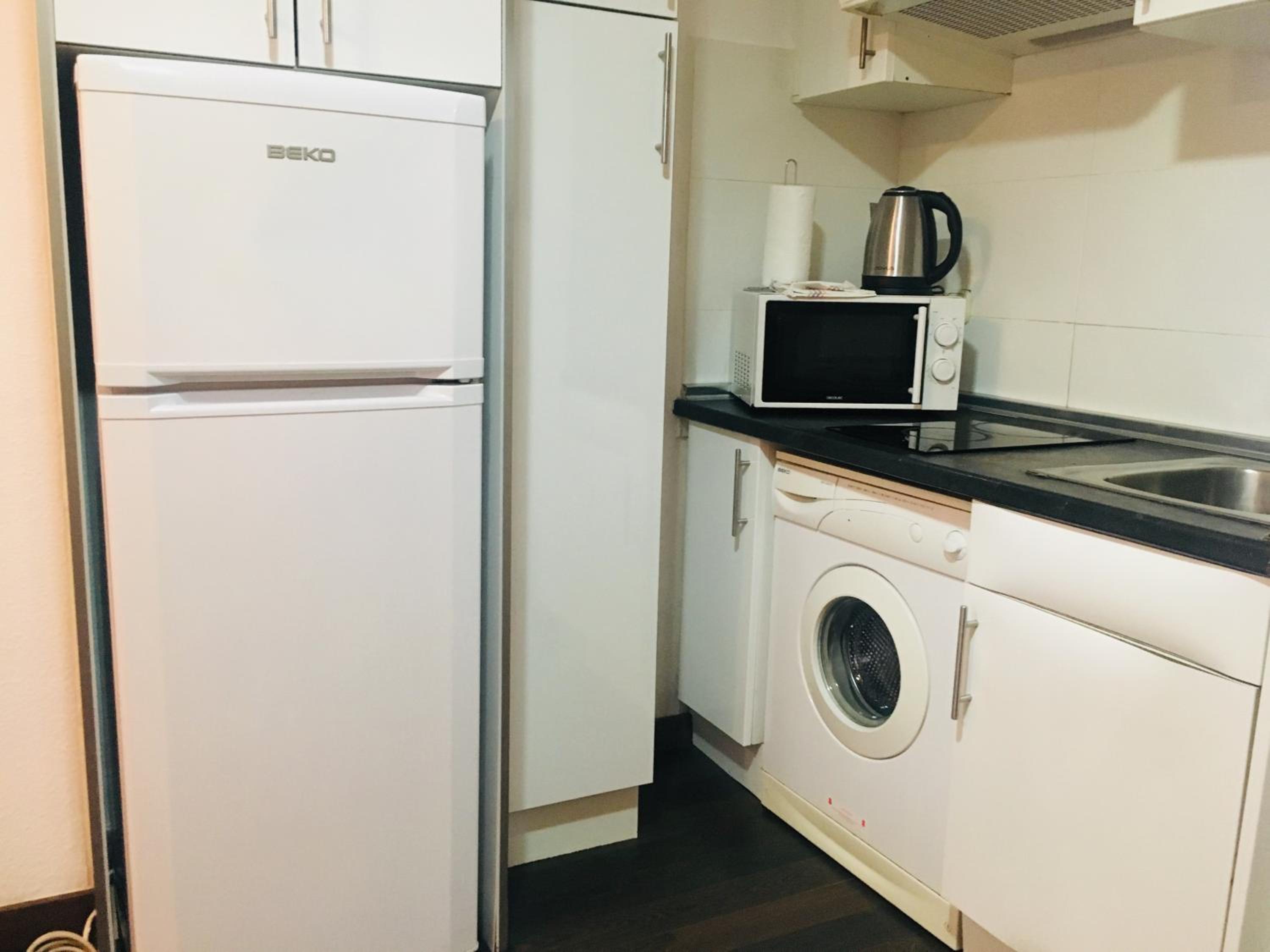 Studio Apartment - Photo 17