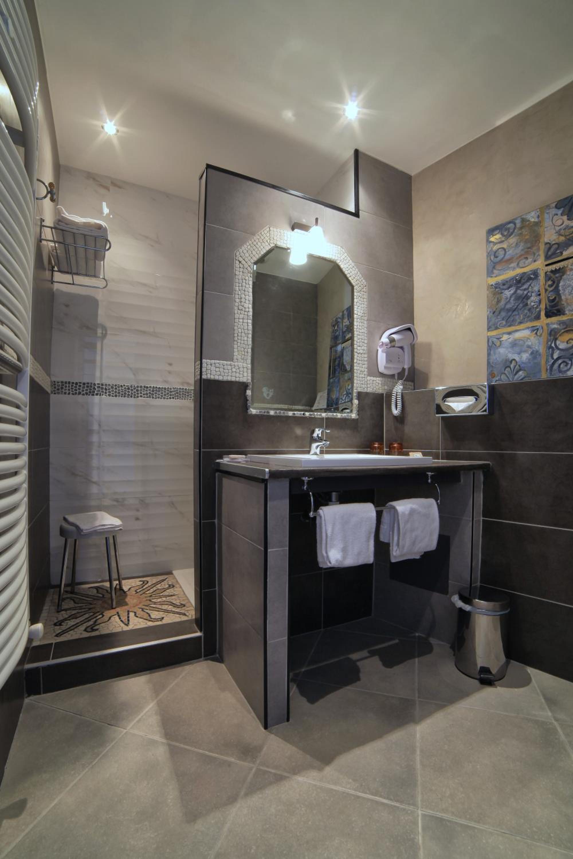 Superior Double Room - Photo 12