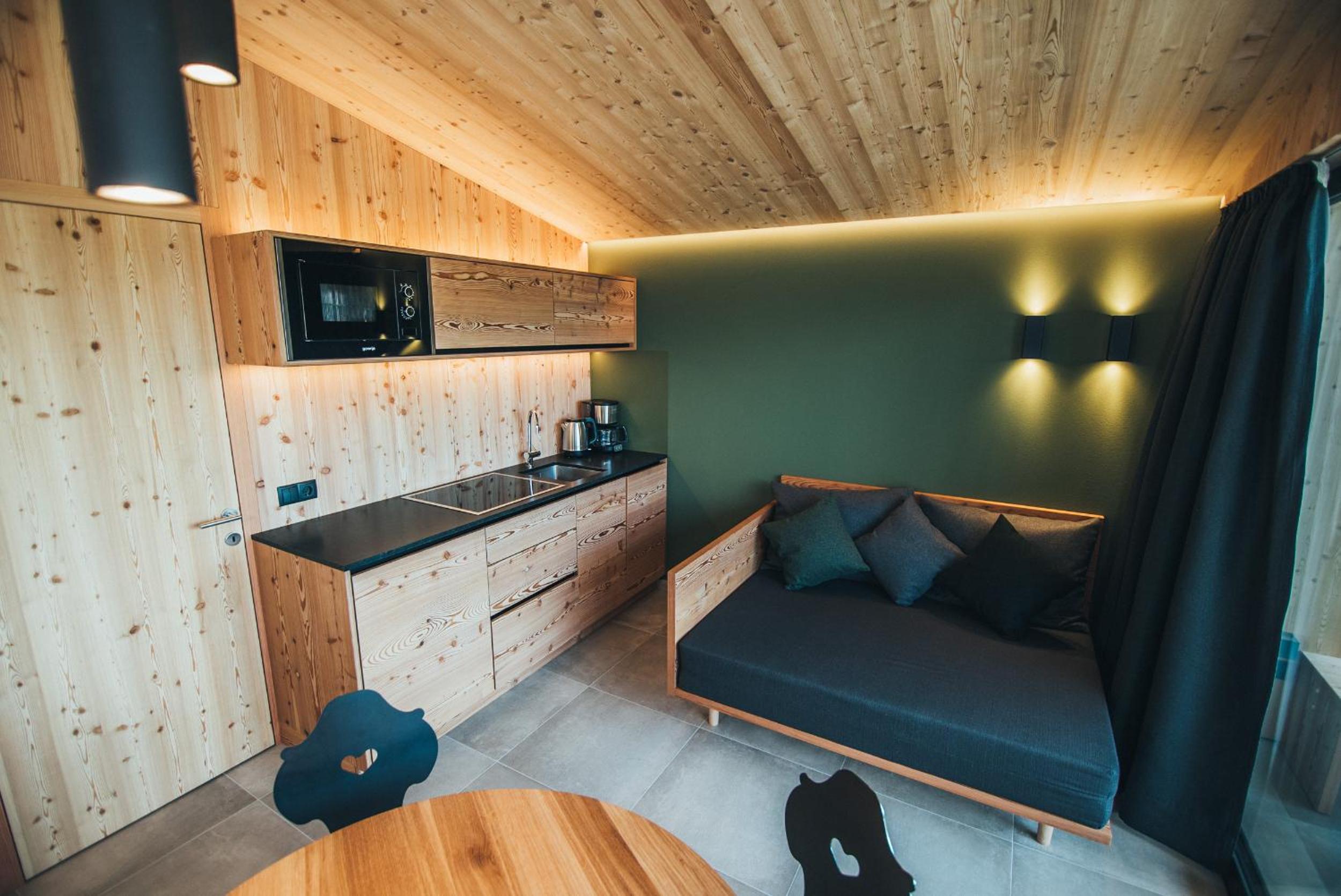 Apartment - Split Level - Photo 2