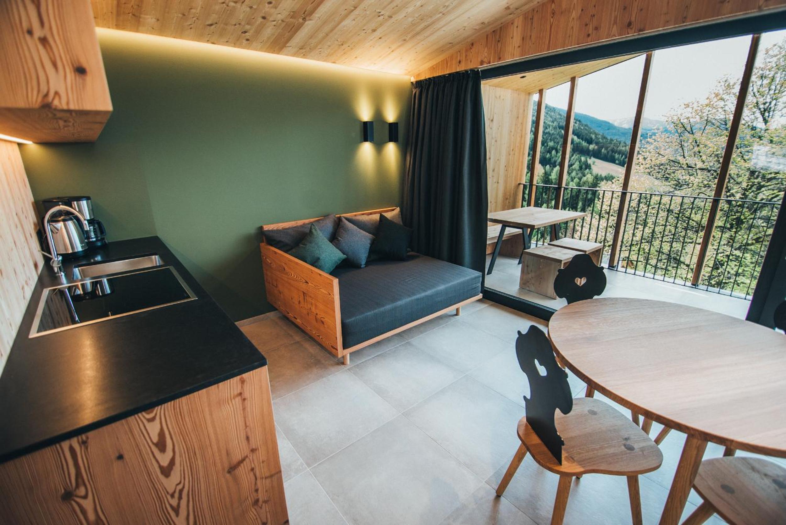 Apartment - Split Level - Photo 3