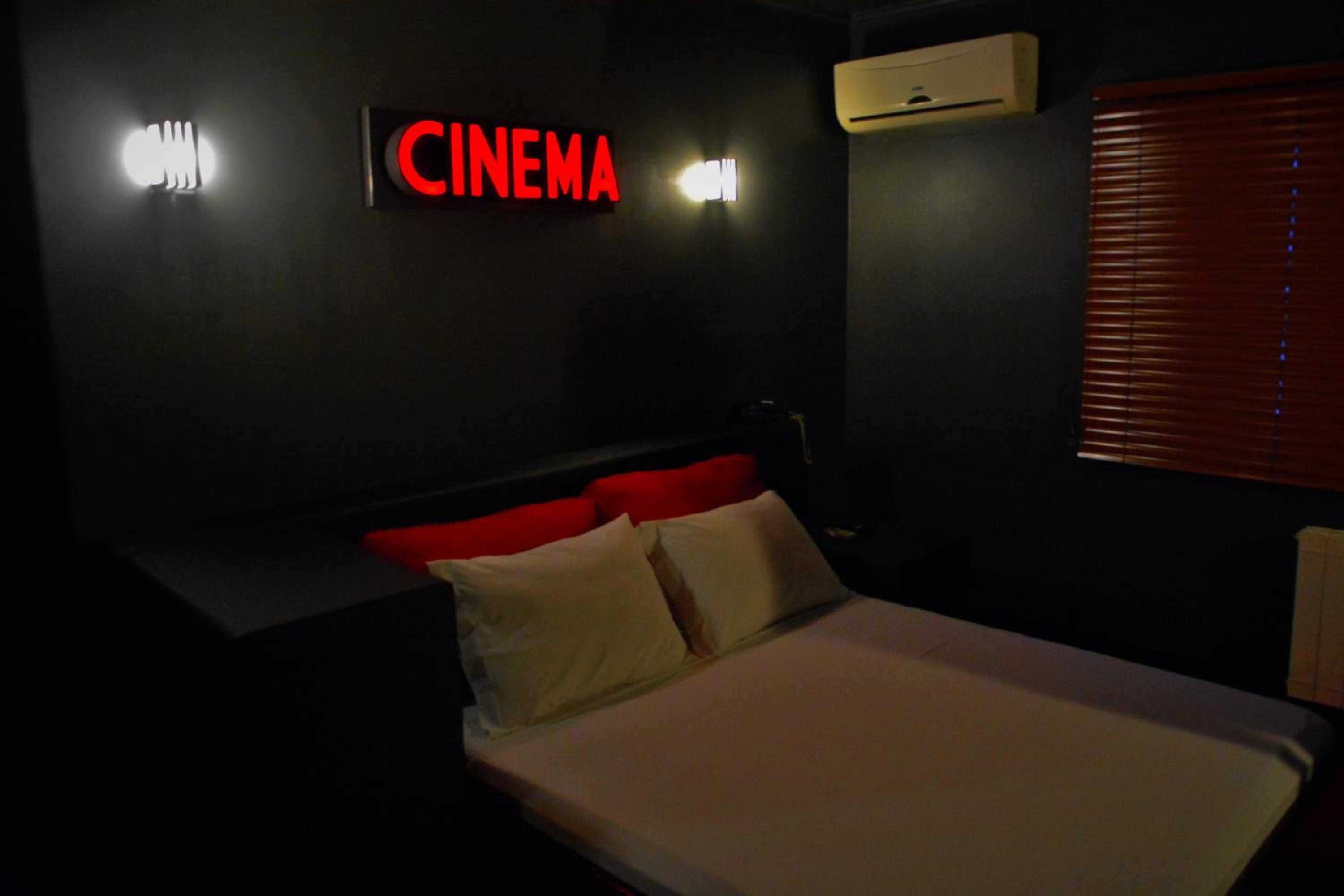 Double Room with Hot Tub - Photo 14