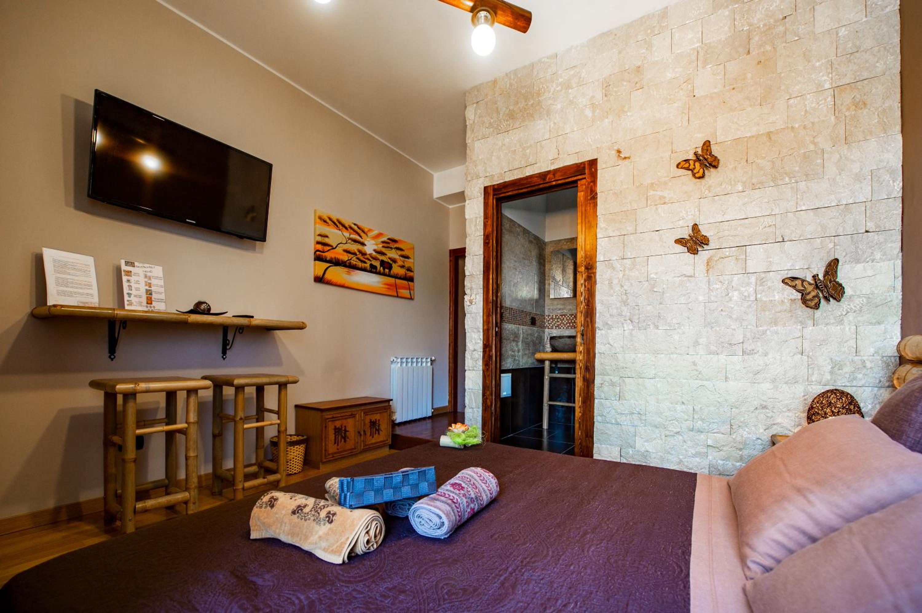 Double Room - Photo 13