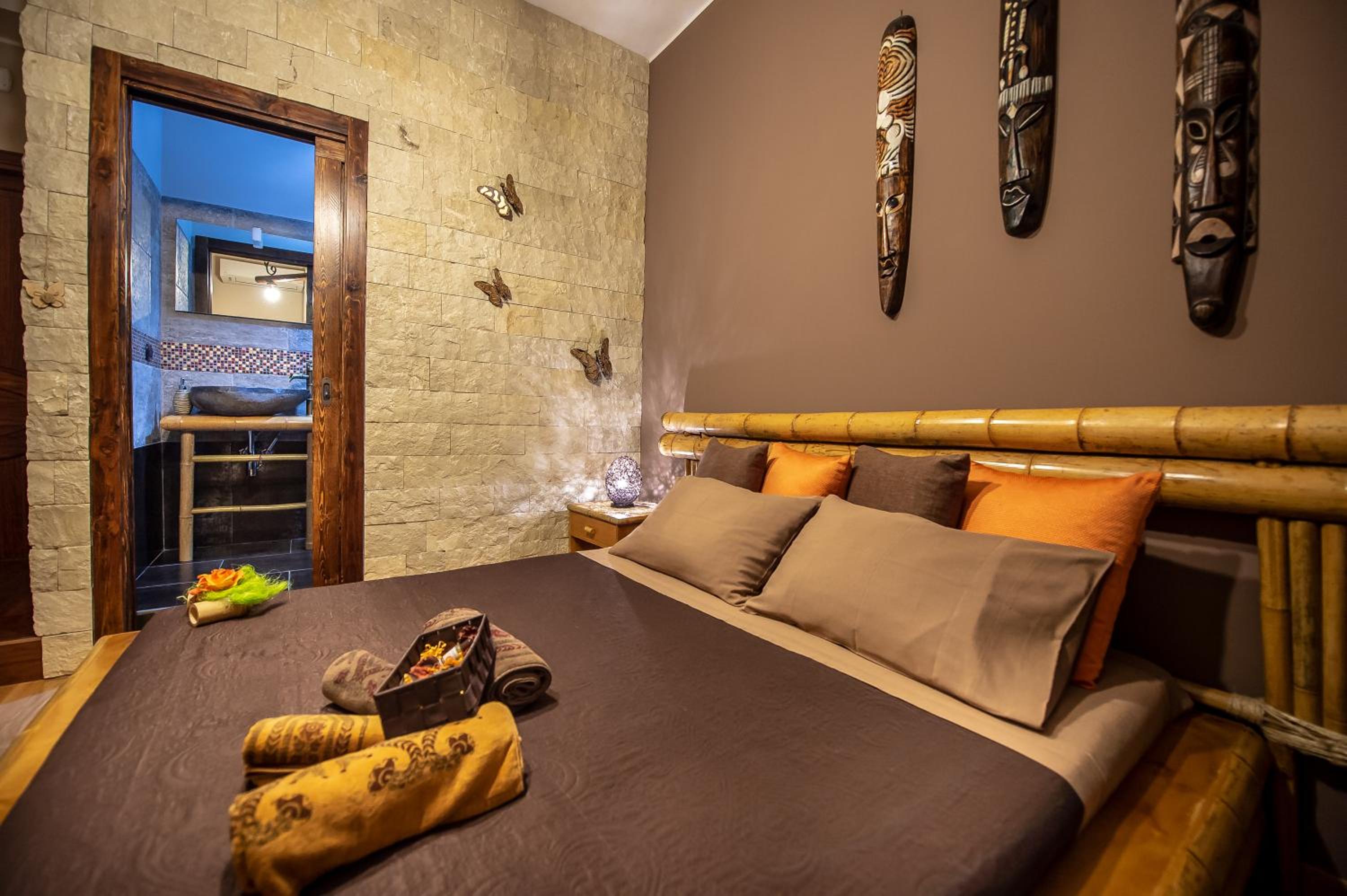 Double Room - Photo 7