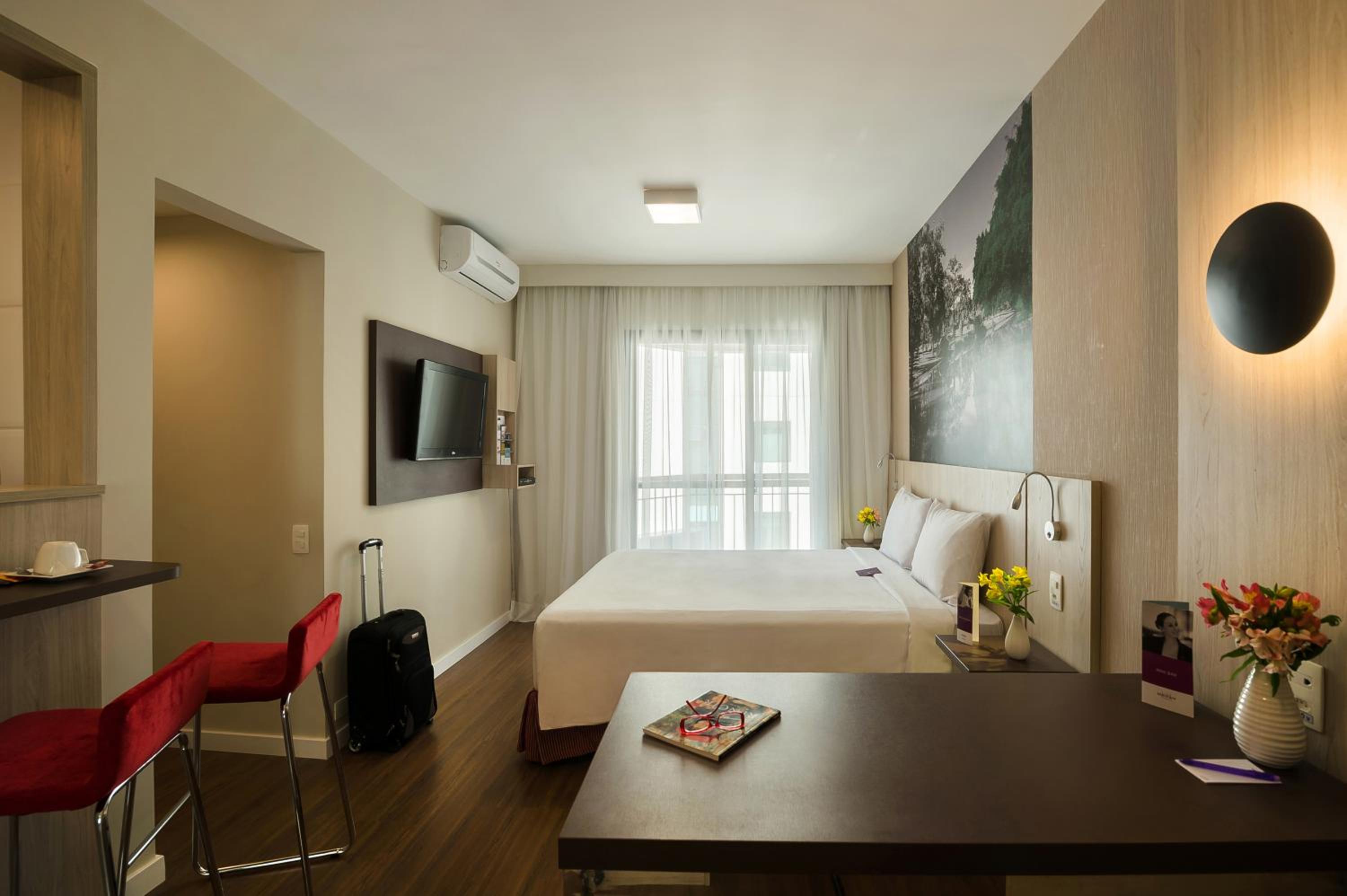 Standard Queen Apartment thumbnail 6