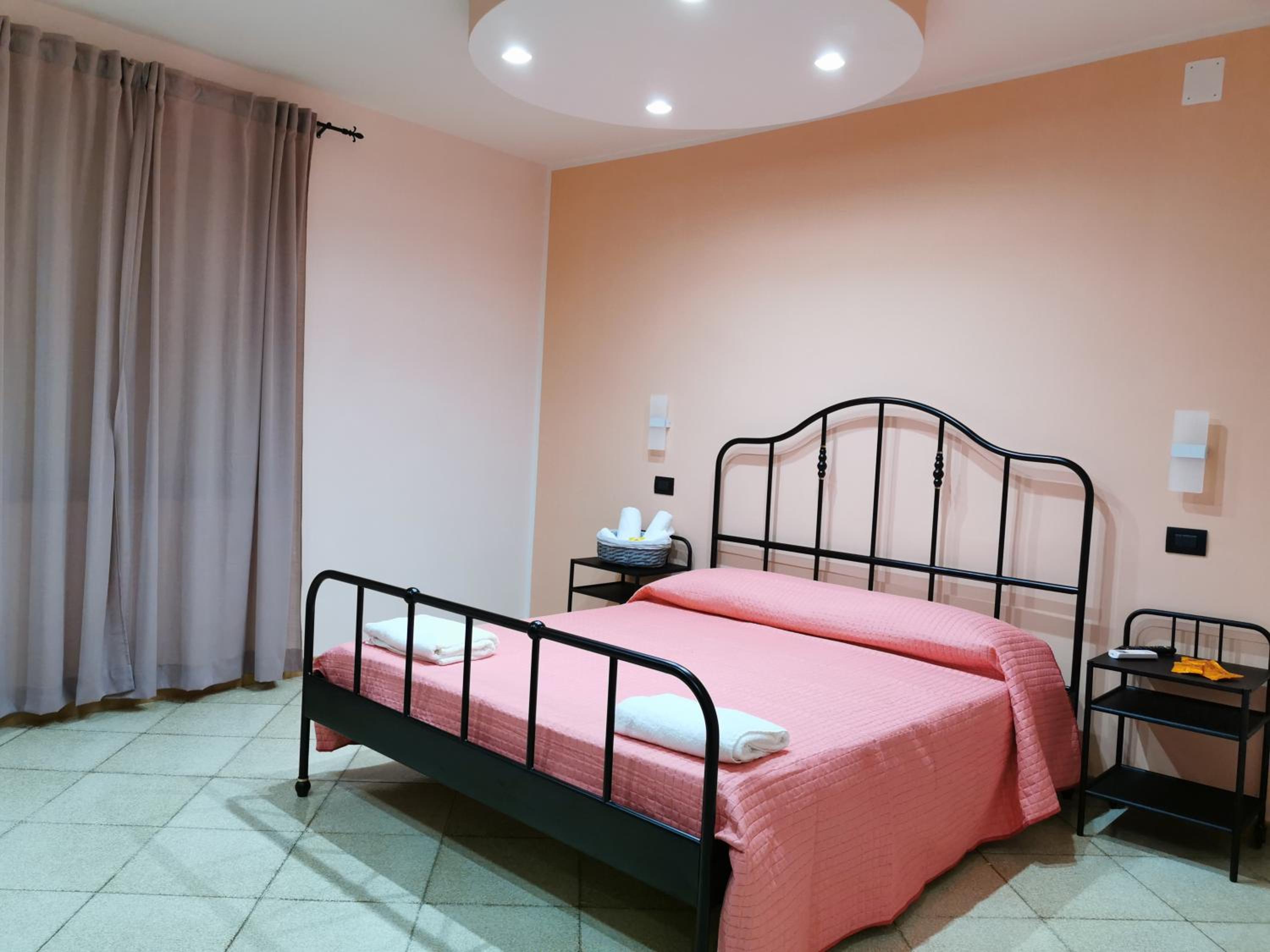 Double Room With Private Bathroom photo 1