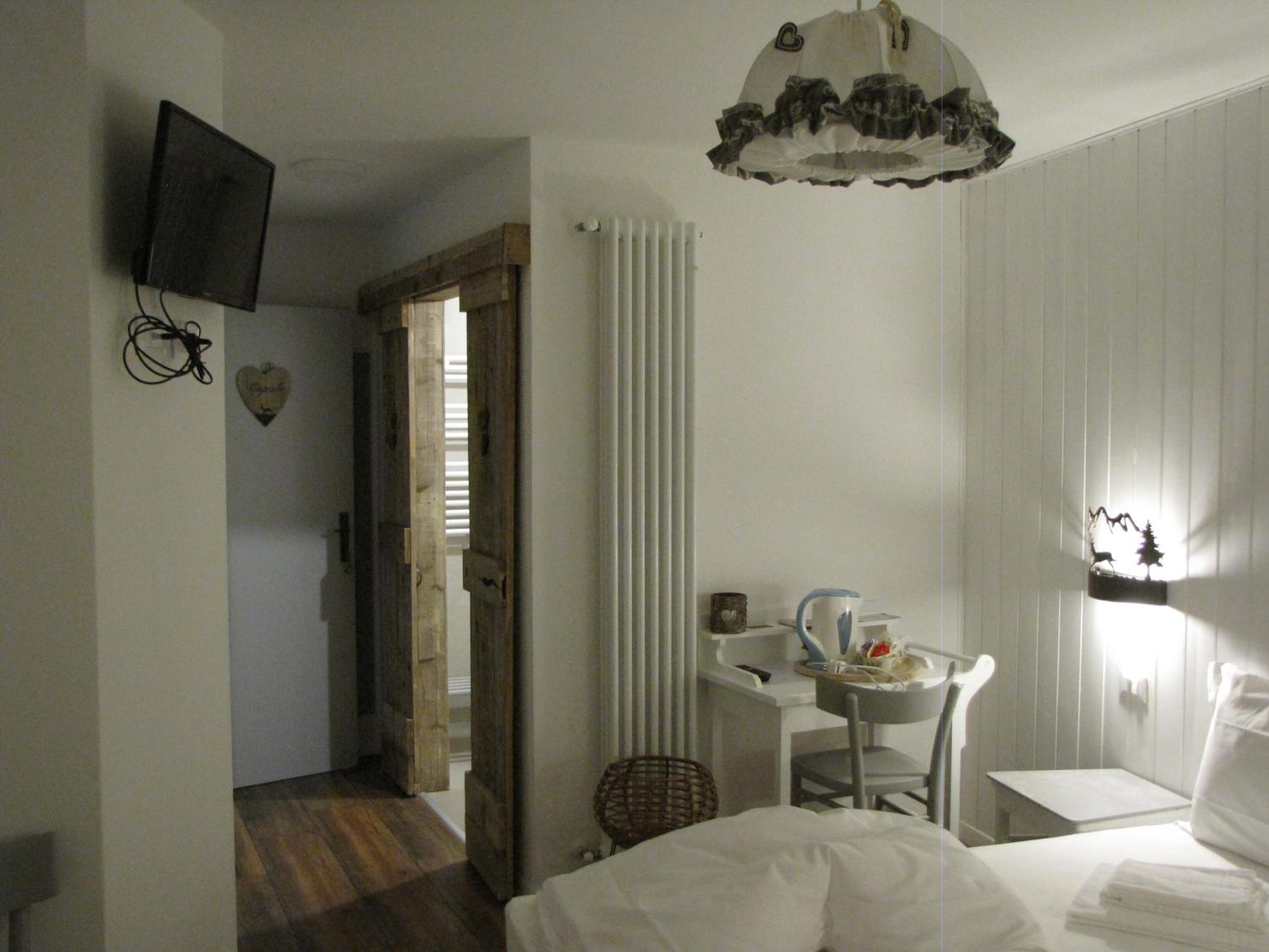 Comfort Triple Room with Shower photo 3