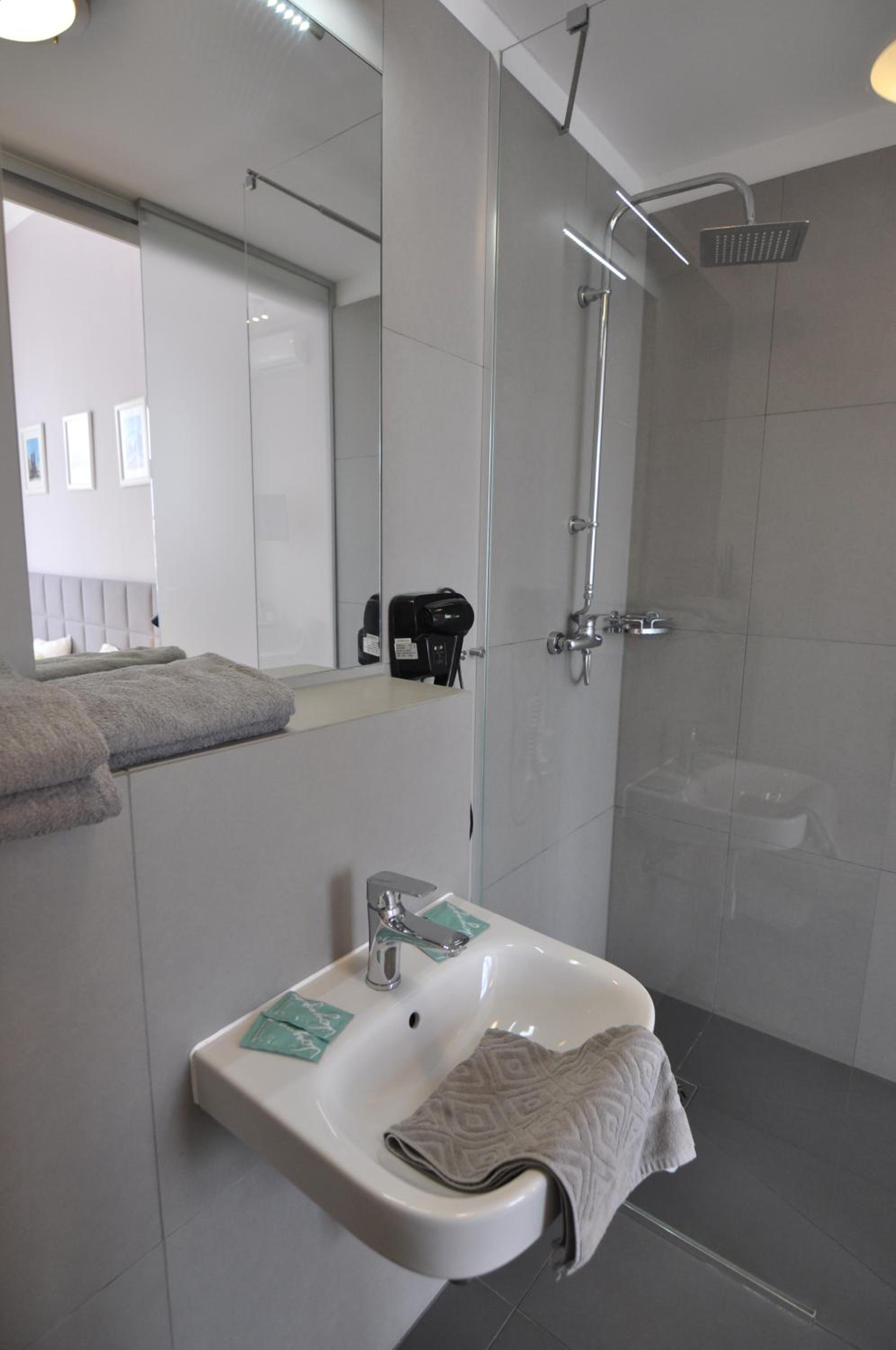 Deluxe Apartment with City view - Photo 7