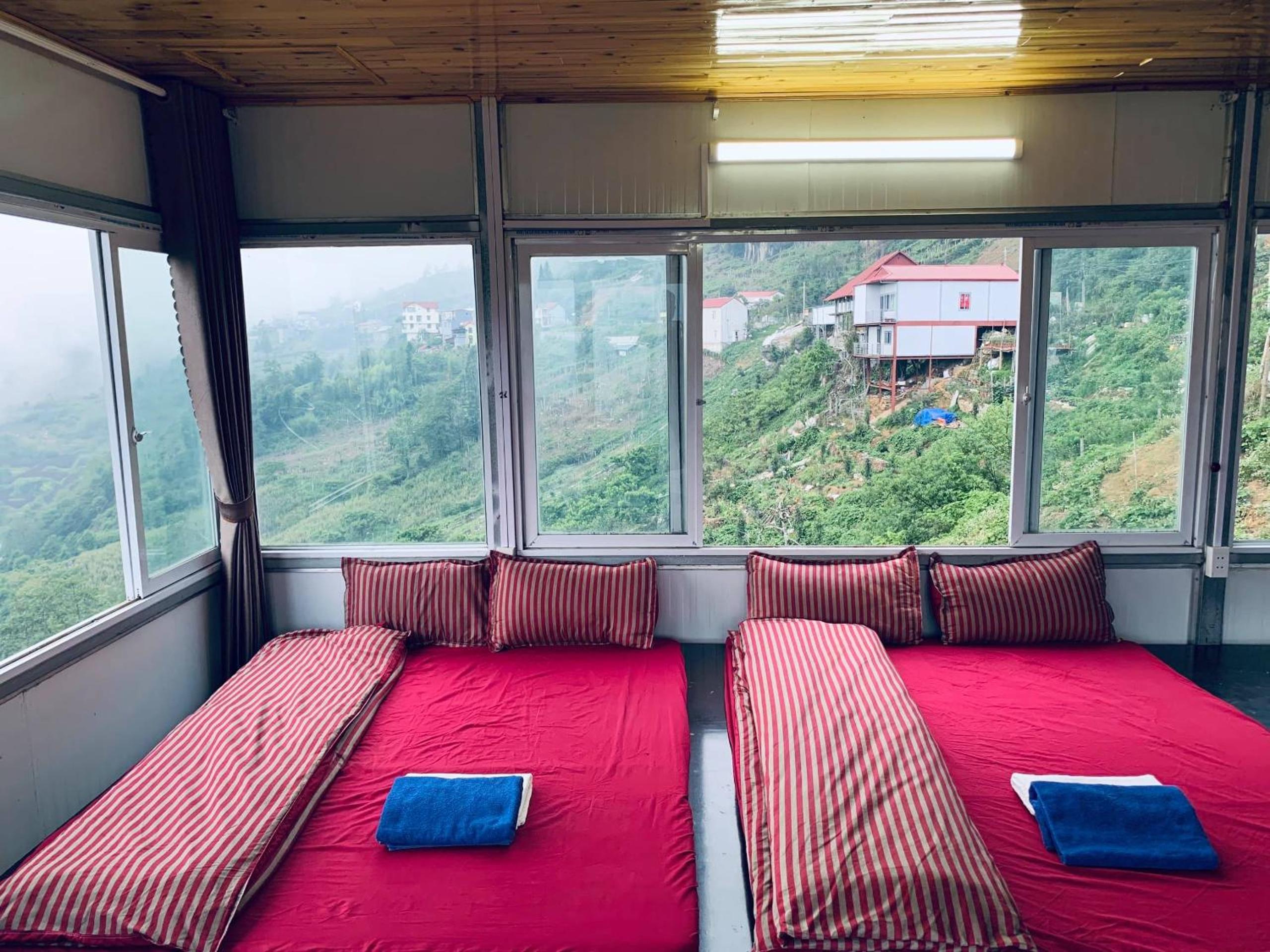 10-Bed Mixed Dormitory Room photo 1