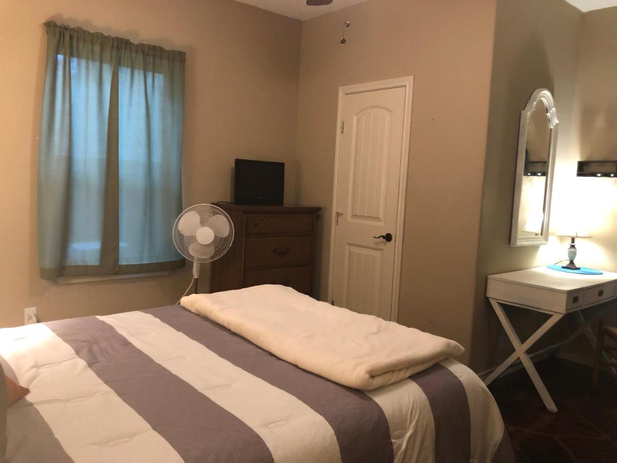 Two-Bedroom House photo 2