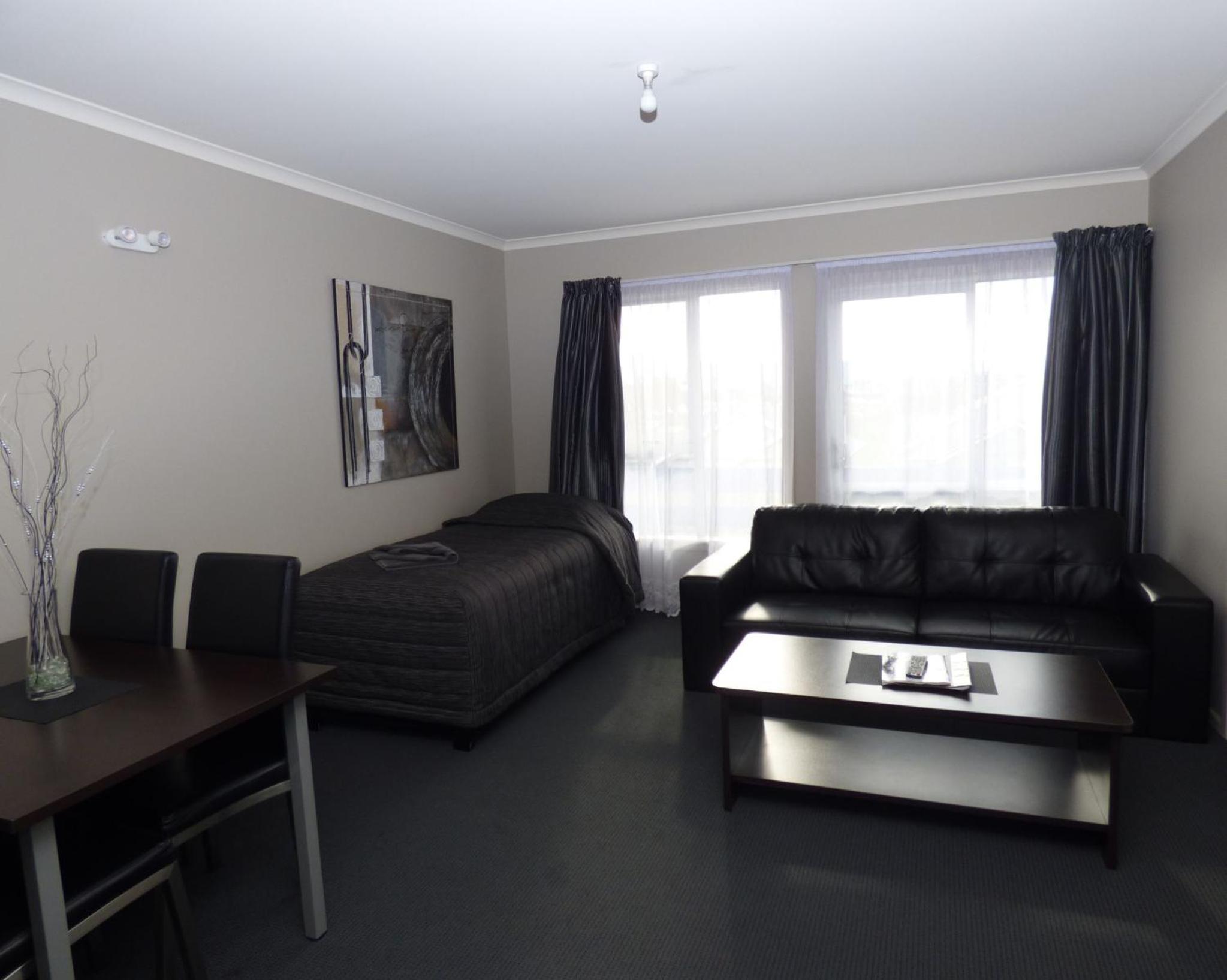Superior Two-Bedroom Apartment - Photo 2