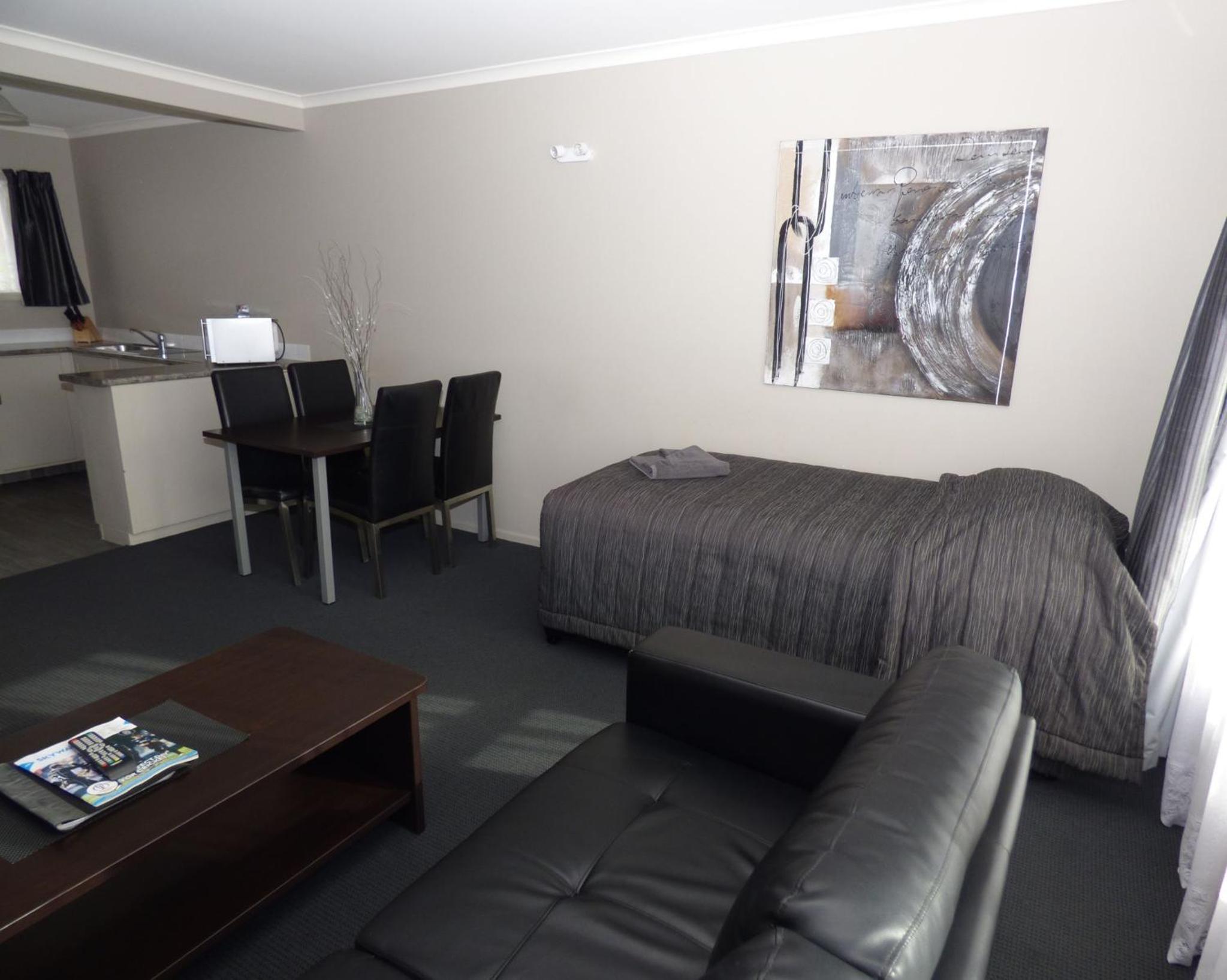 Superior Two-Bedroom Apartment - Photo 3