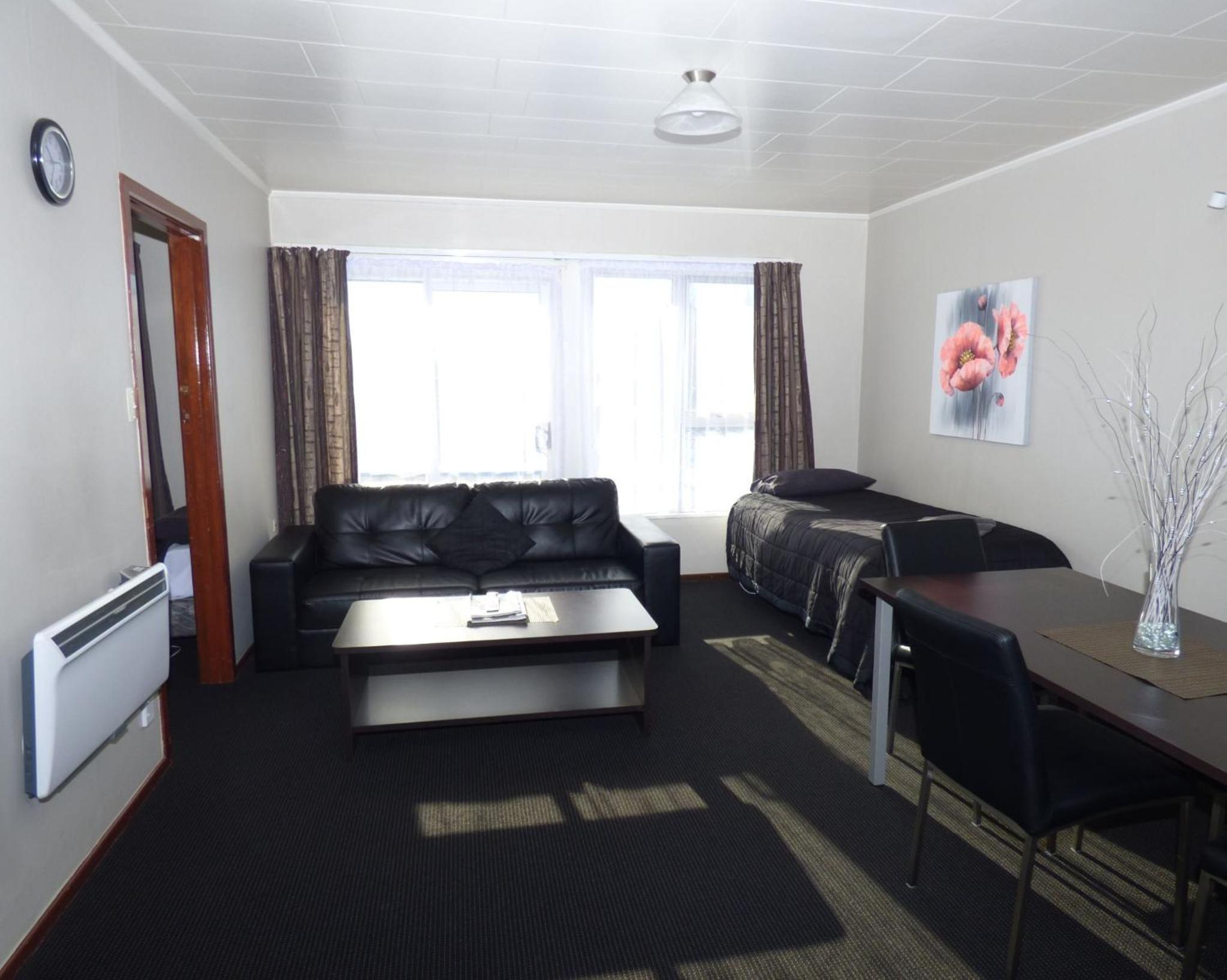 Two-Bedroom Apartment - Photo 6