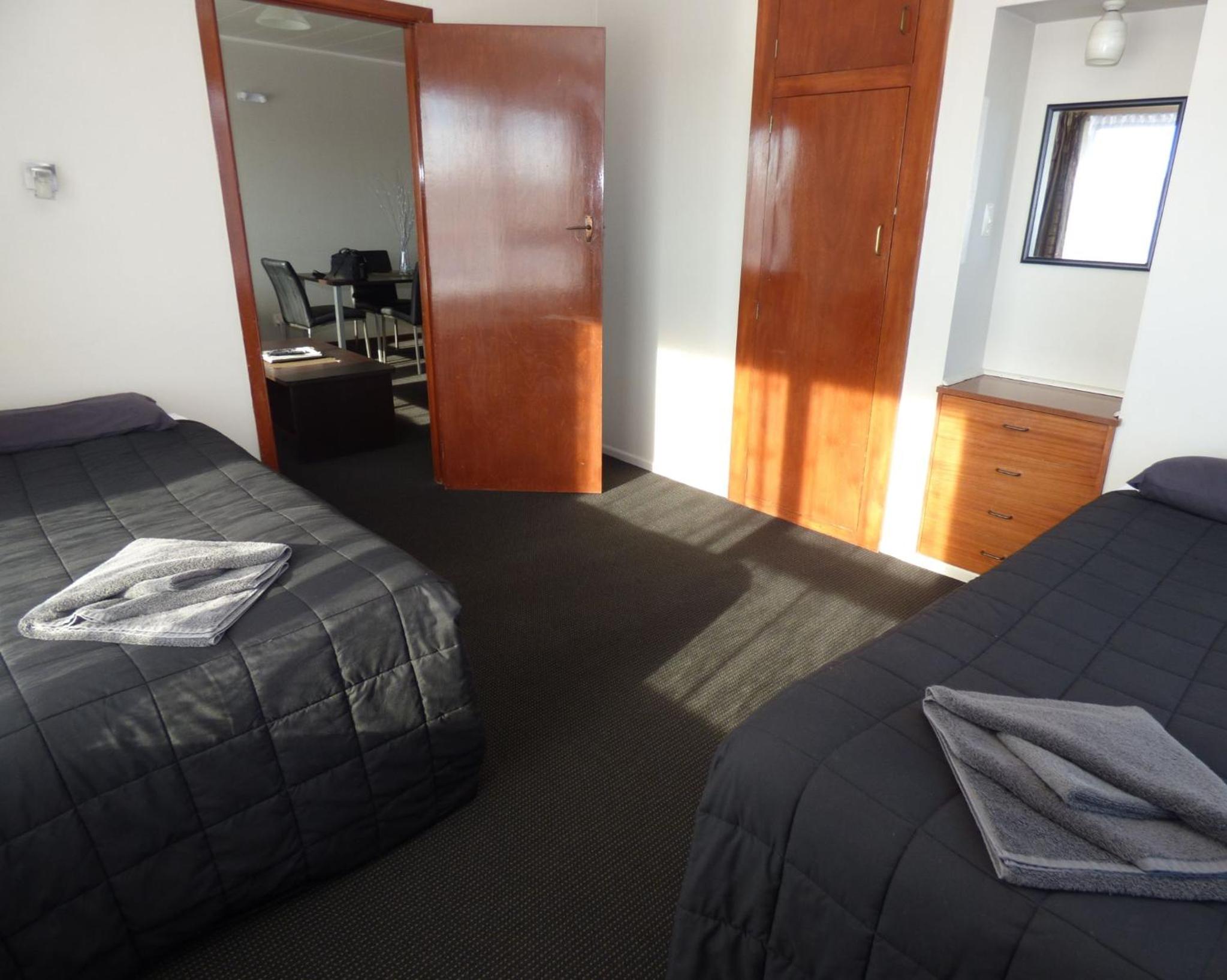 Two-Bedroom Apartment - Photo 4